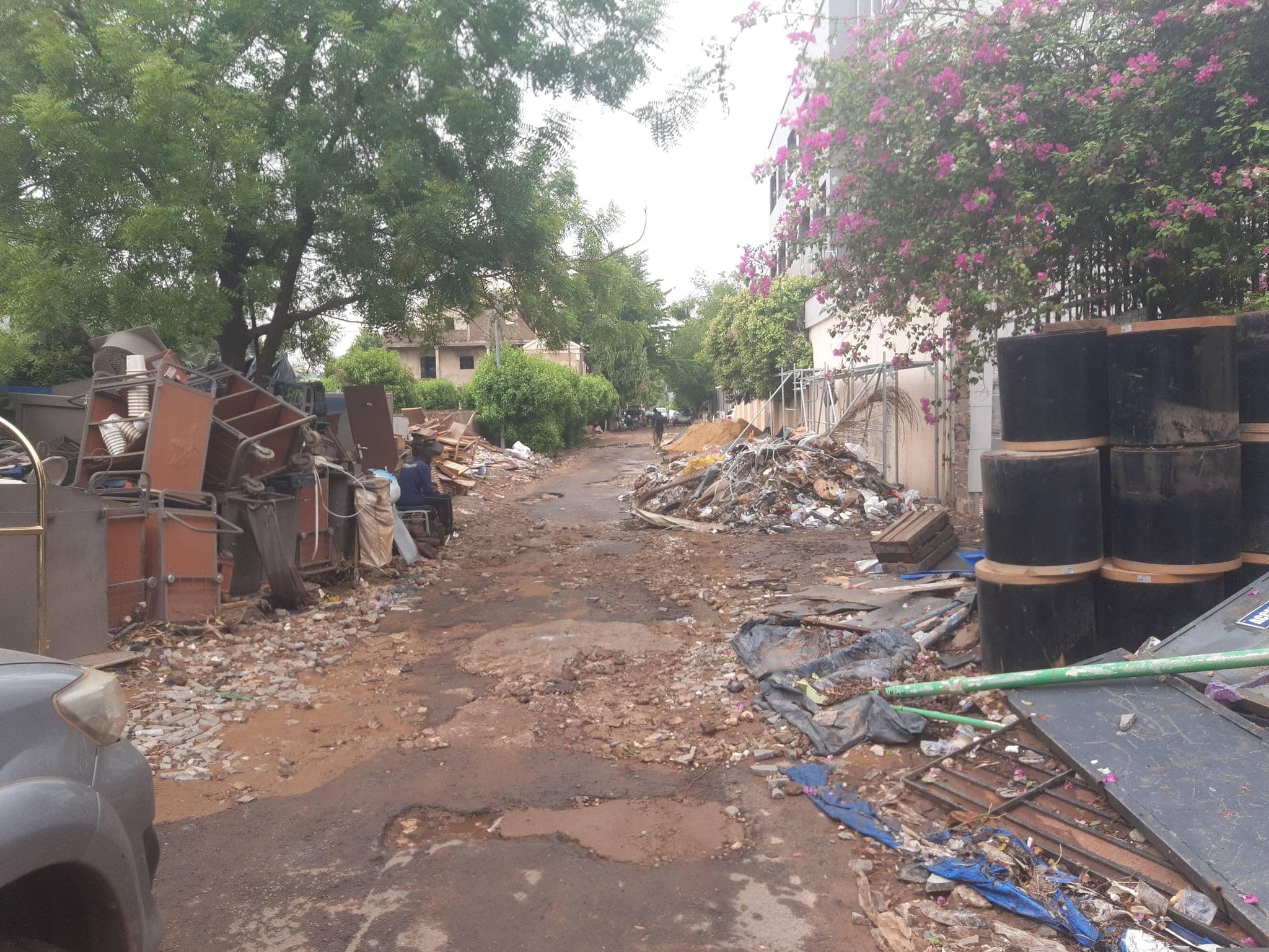 Street view near Radisson Swimming Pool, Bamako — © momotepa (CC BY-SA · Mapillary)