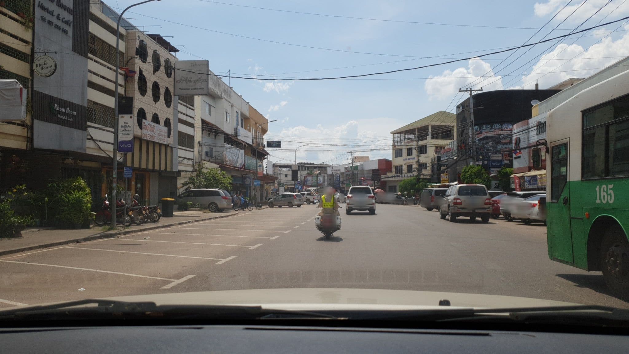 Street view near Khow Hoom, Vientiane — © roadroid (CC BY-SA · Mapillary)