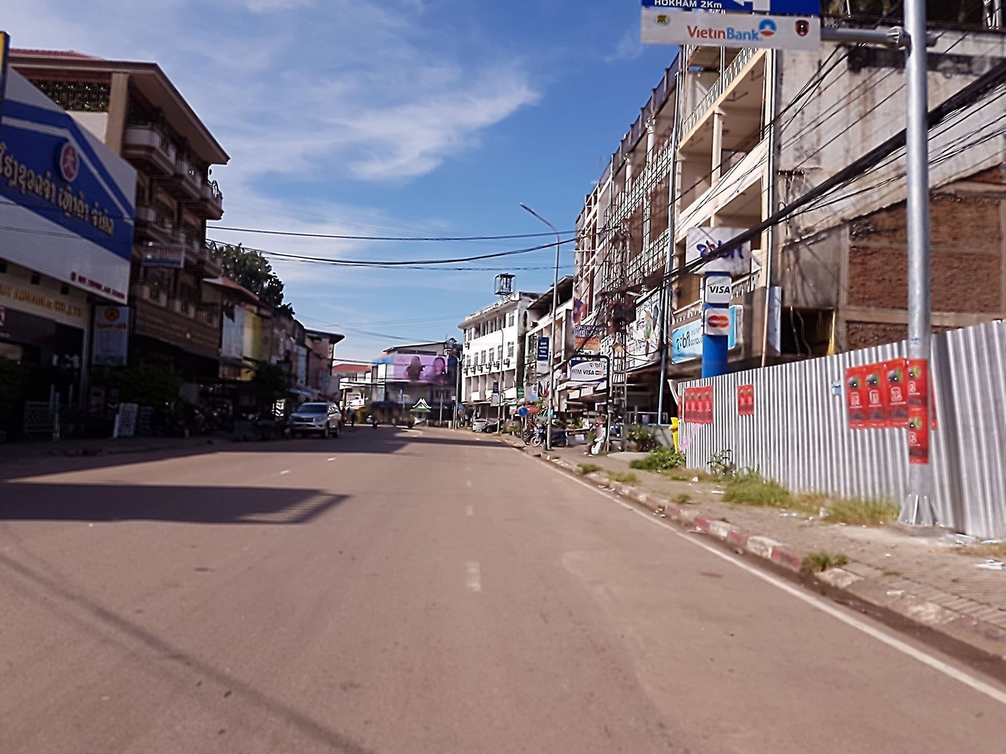 Street view near Manorom Chateau Hotel, Vientiane — © mbethke (CC BY-SA · Mapillary)