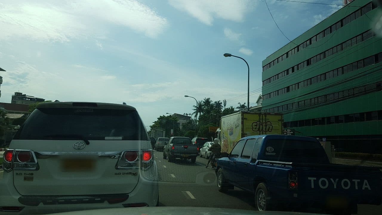 Street view near PARK VIEW HOTEL, Vientiane — © mimivte (CC BY-SA · Mapillary)