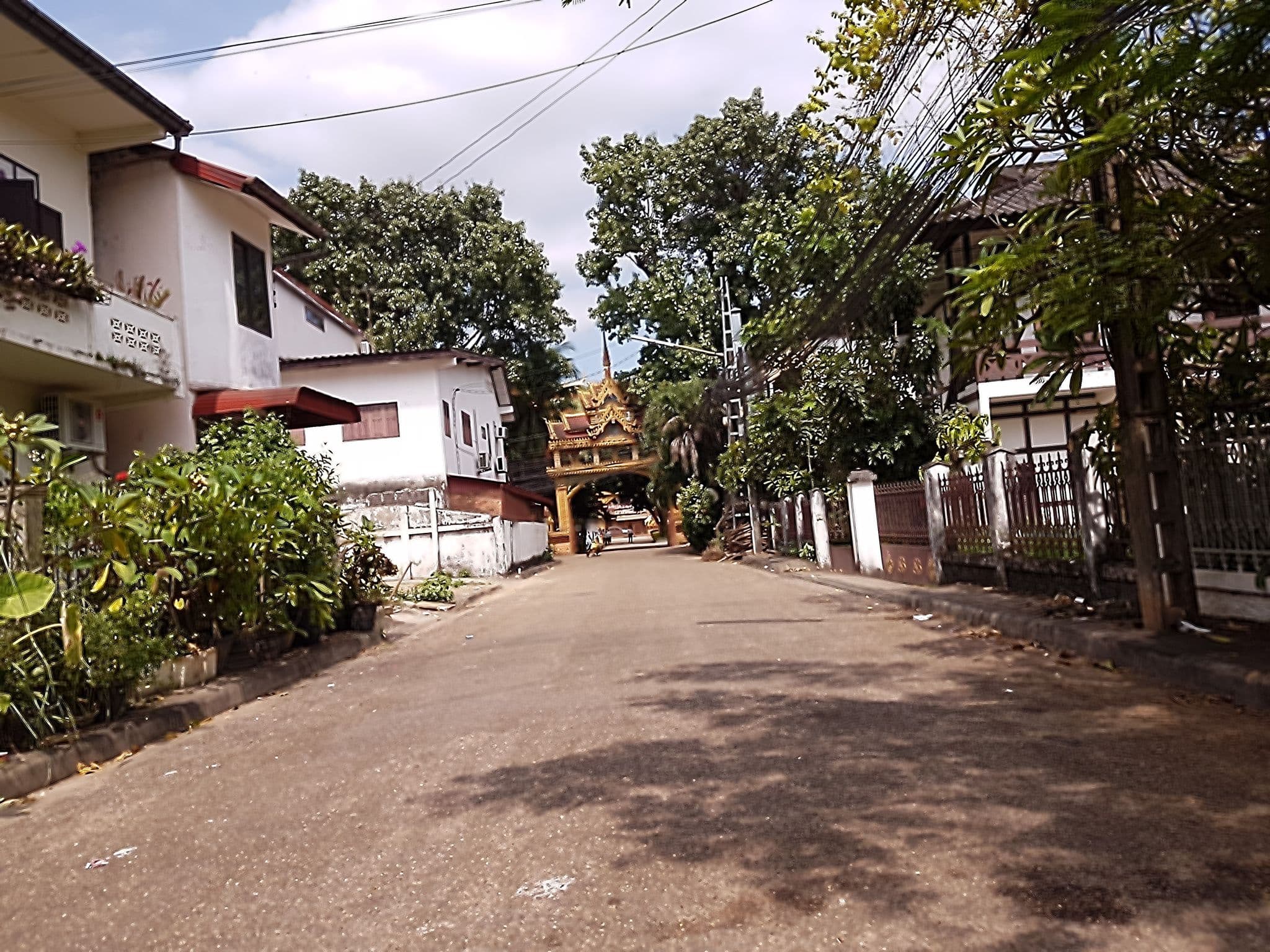 Street view near Pho Xay Hotel, Vientiane — © mbethke (CC BY-SA · Mapillary)