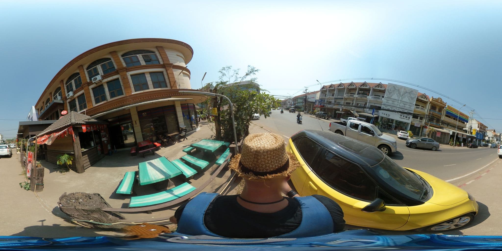 Street view near Viengvang Hotel, Vientiane — © garok (CC BY-SA · Mapillary)