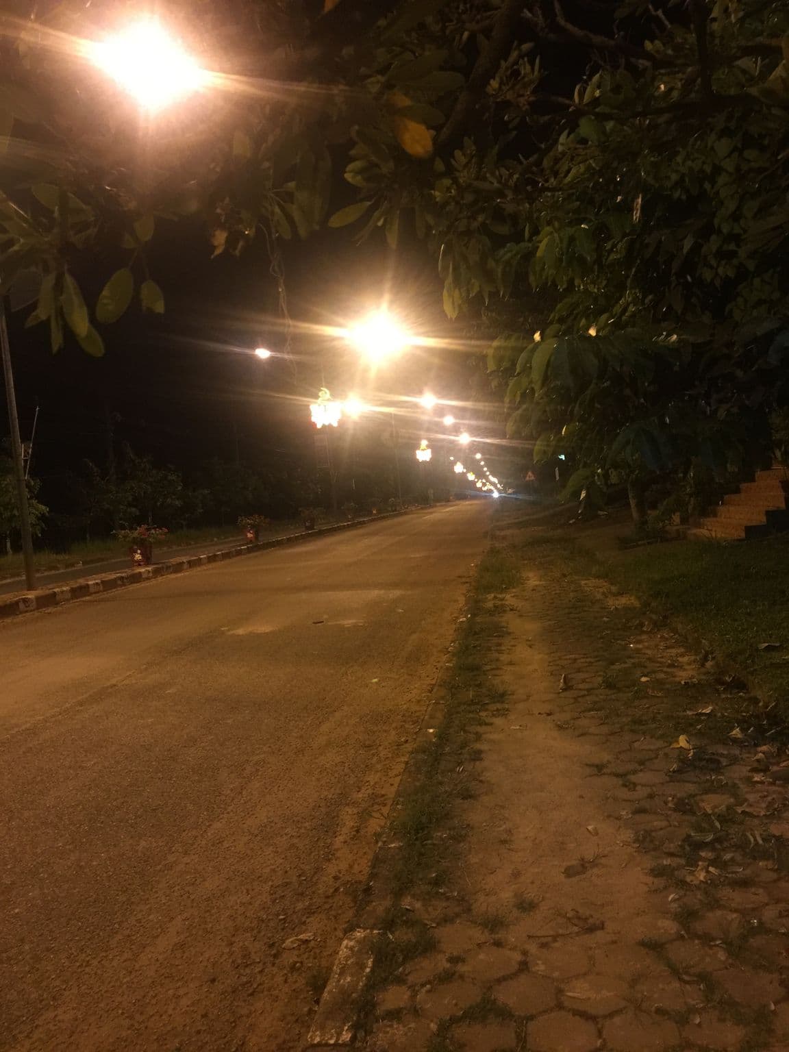Street view near Saenghoungheuang Hotel, Pakxan — © _khamla_phimmasone__ (CC BY-SA · Mapillary)