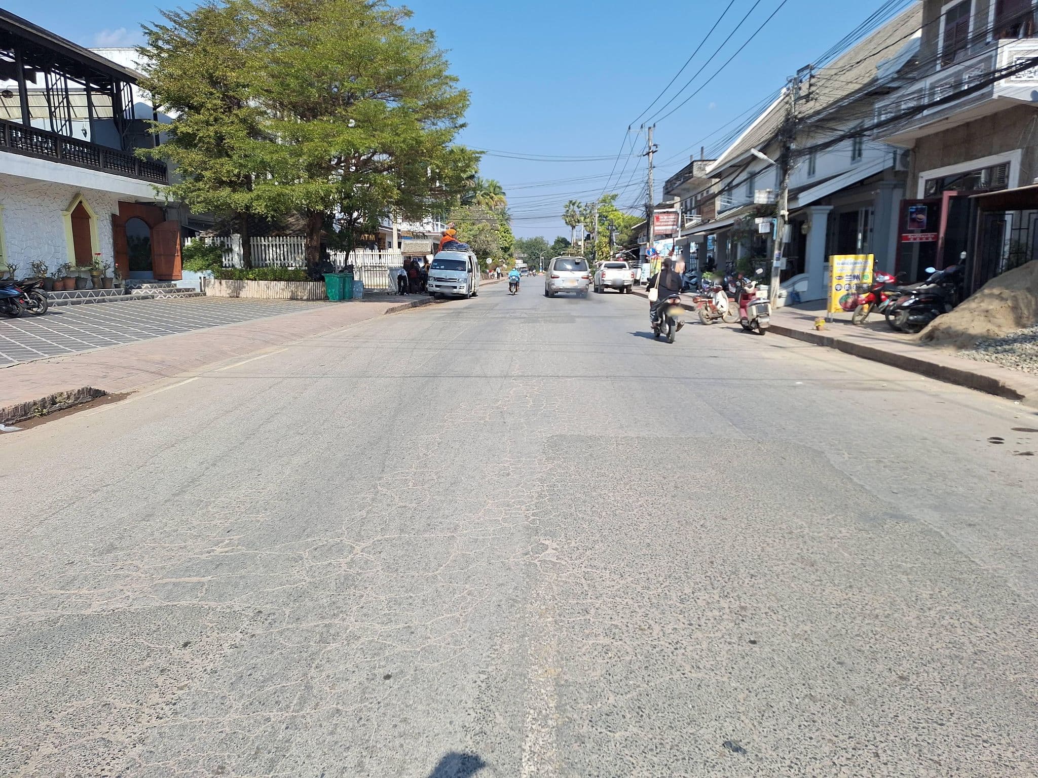 Street view near Luang Prabang Center Hotel, Luang Prabang — © Oby (CC BY-SA · Mapillary)