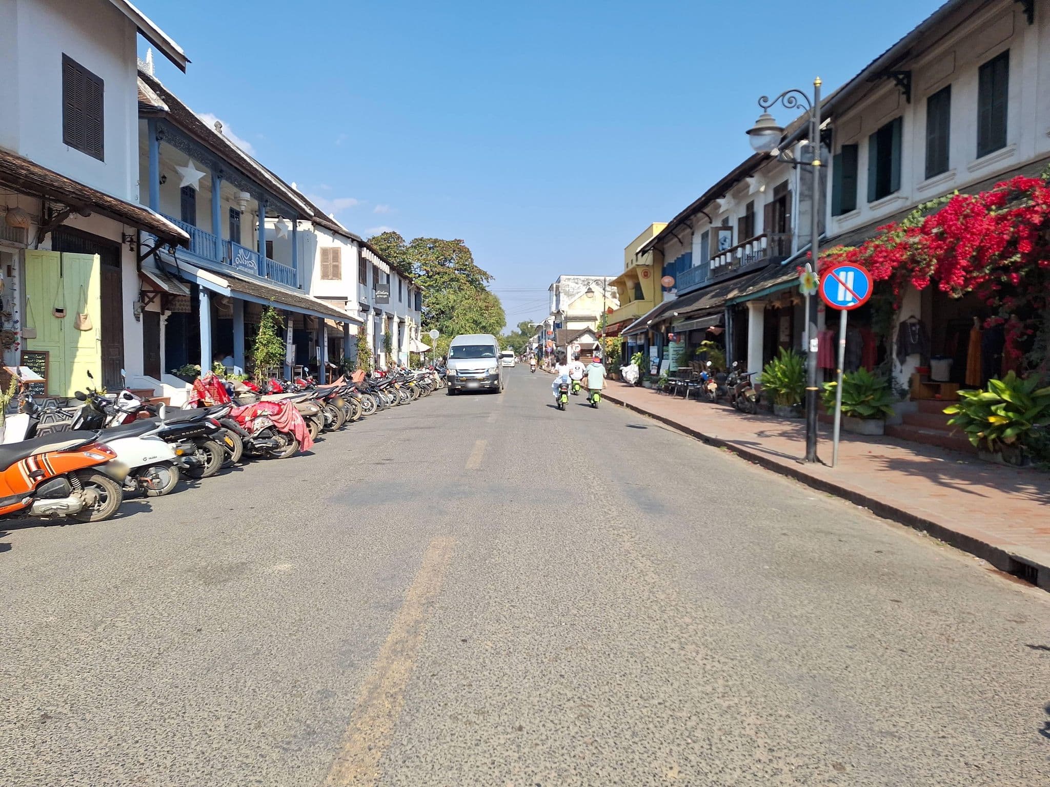 Street view near Namsok guesthouse 3, Luang Prabang — © Oby (CC BY-SA · Mapillary)