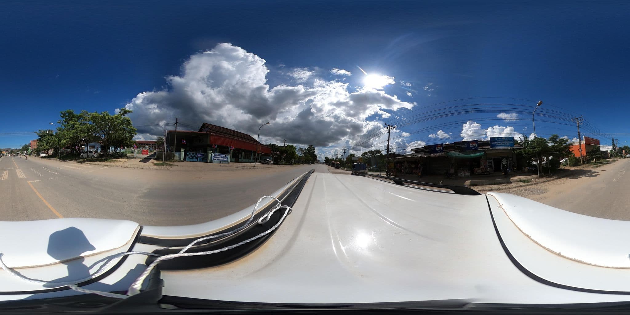 Street view near ບໍ່ແມ່ນເຈົ້າຖິ່ນເຊັກອິນກະໄດ້, Muang Phônsavan — © yuki_charo (CC BY-SA · Mapillary)