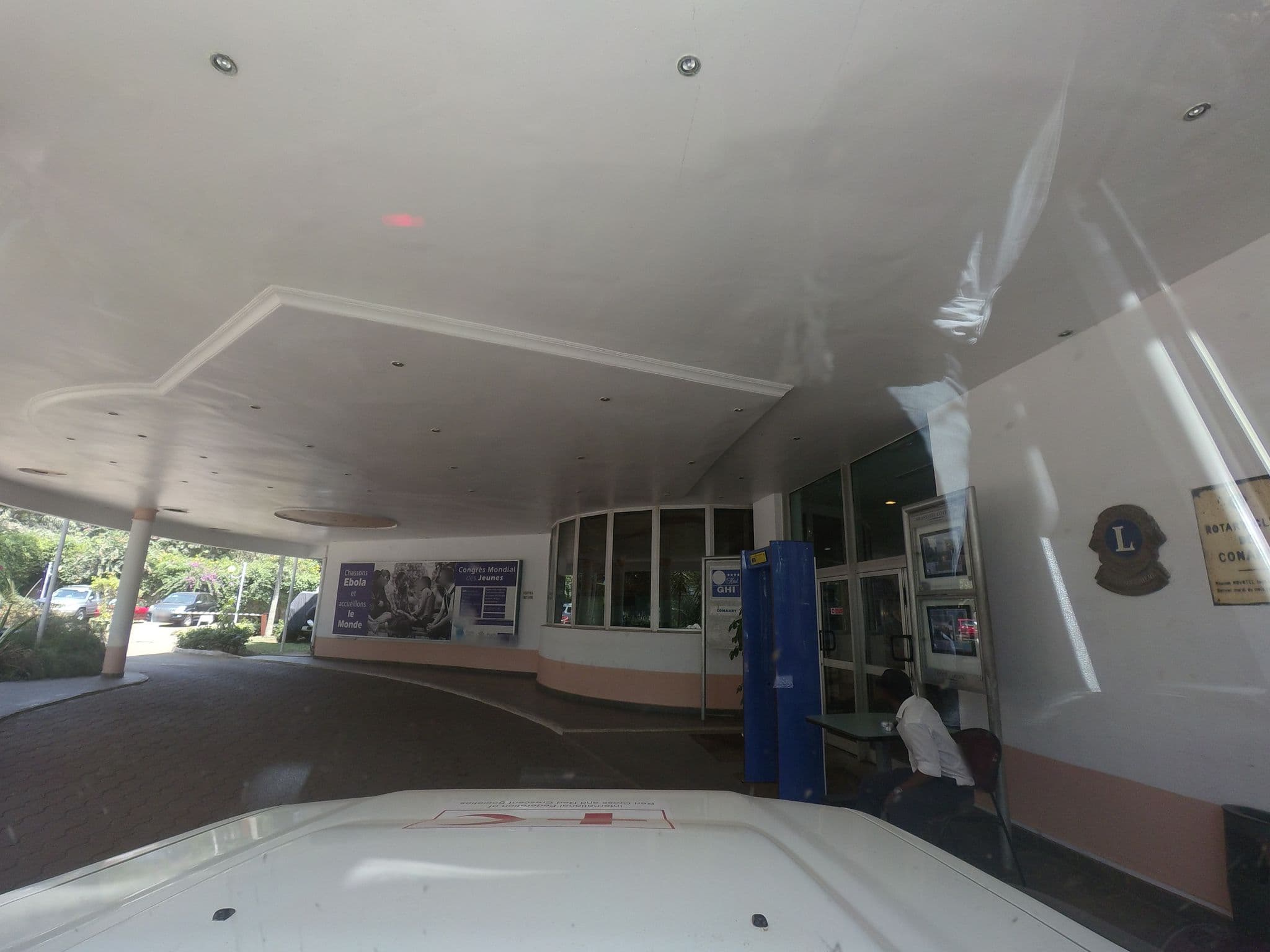 Street view near Novotel Ghi Conakry, Camayenne — © danbjoseph (CC BY-SA · Mapillary)