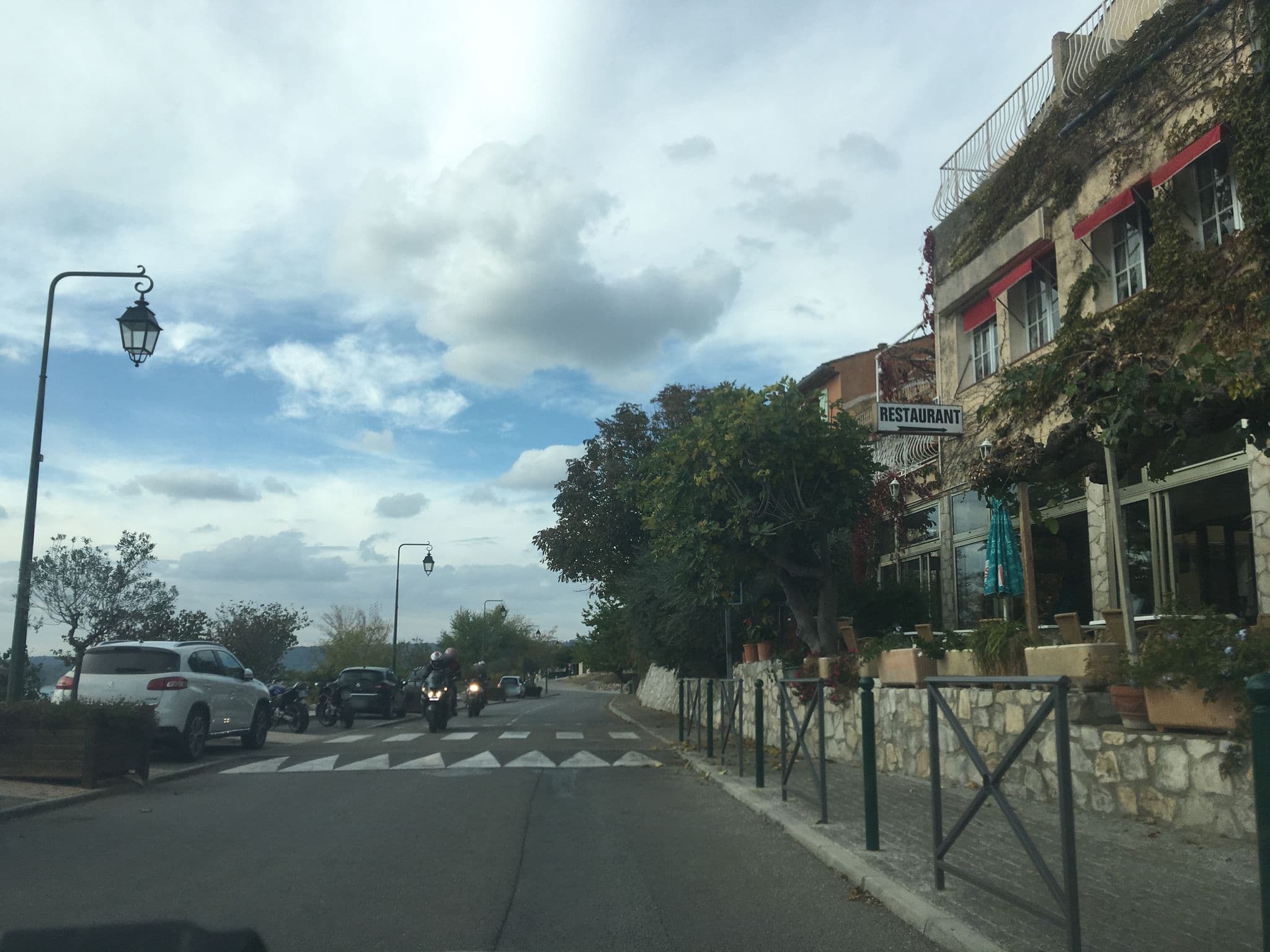 Street view near Auberge du Lac, Régusse — © phjarry (CC BY-SA · Mapillary)