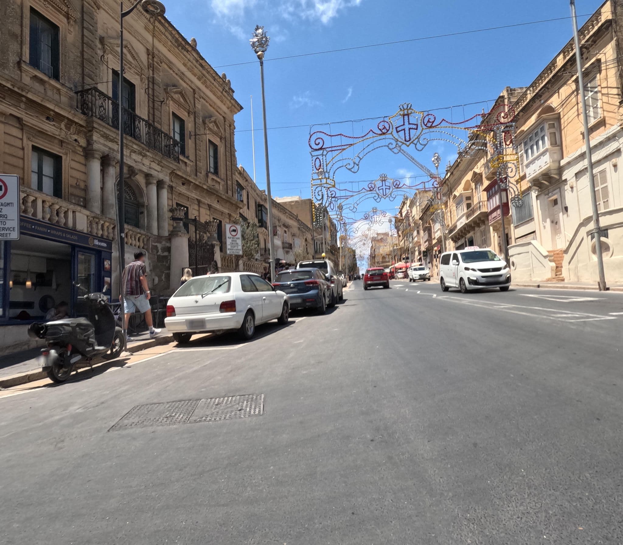 Street view near Casa Gemelli, Victoria — © ArthurL (CC BY-SA · Mapillary)