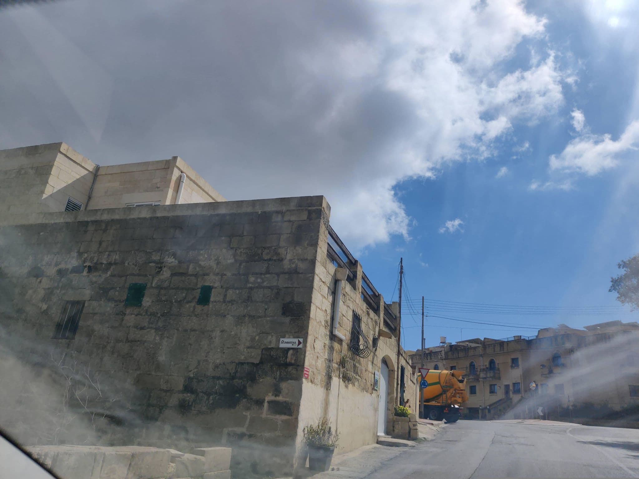 Street view near Ta Rummiena Xewkija Farmhouse, Xewkija — © ggozo (CC BY-SA · Mapillary)
