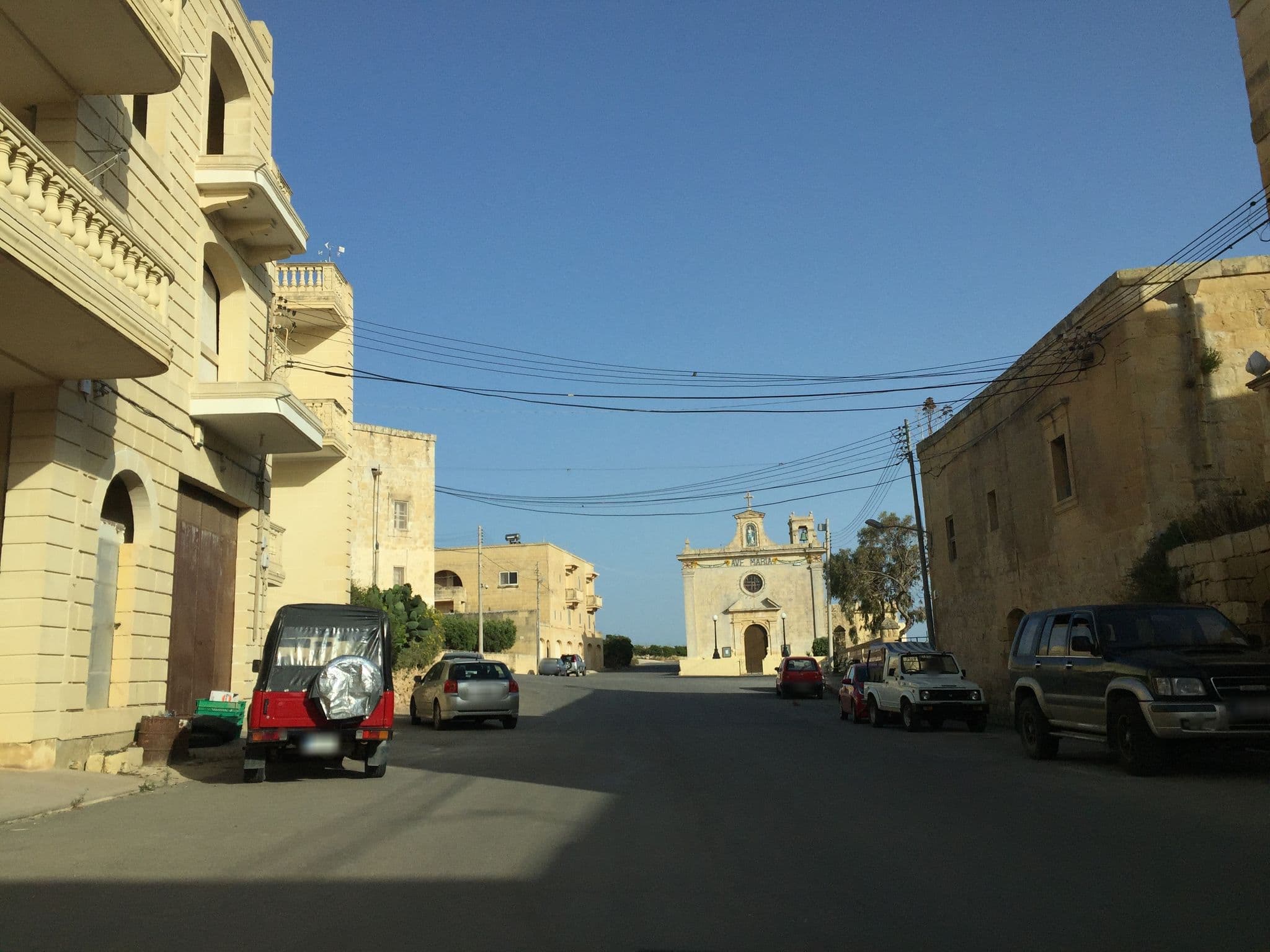 Street view near Il Pomo Bianco, Qala — © richlv (CC BY-SA · Mapillary)