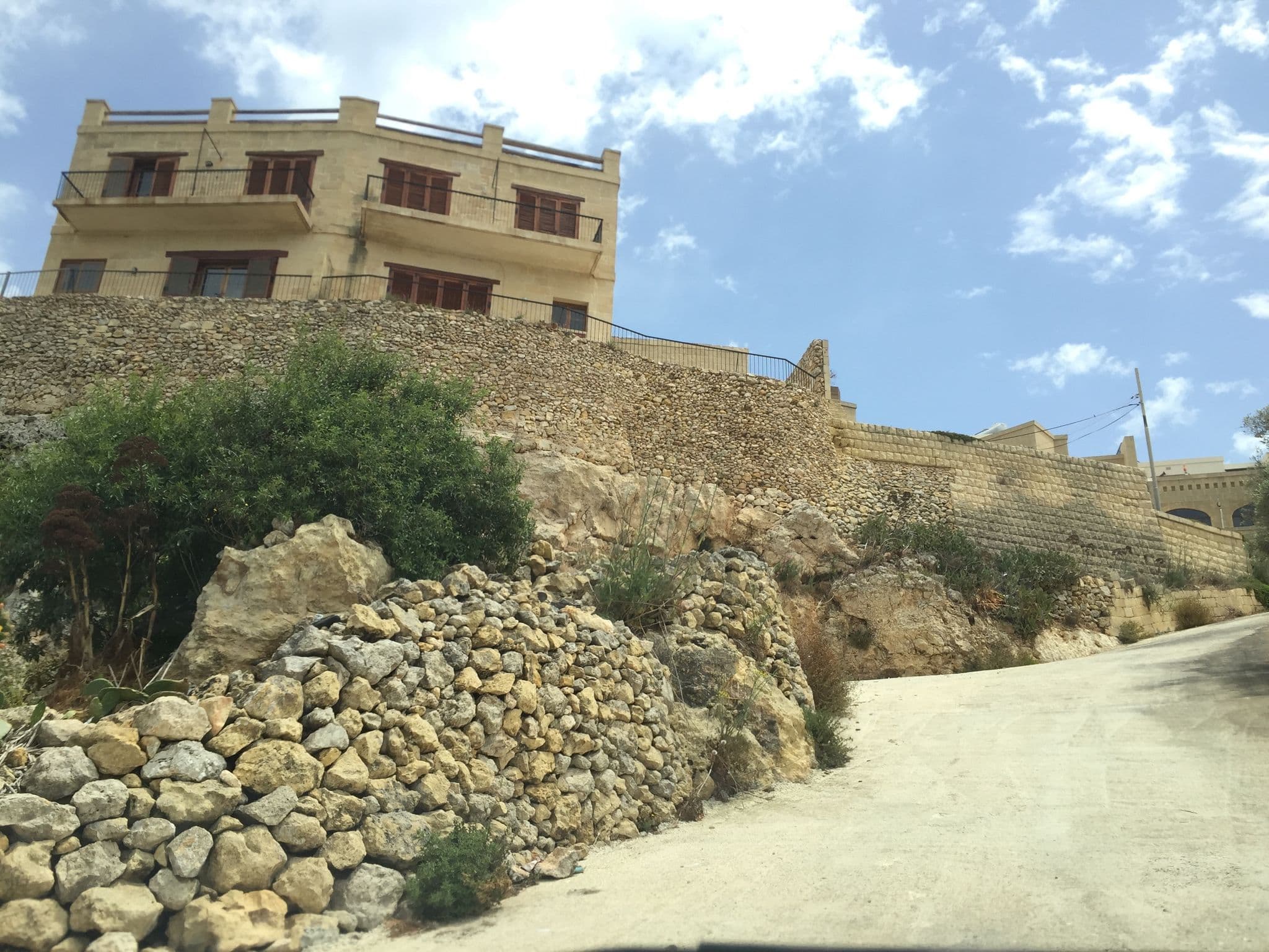 Street view near Farmhouse Hawha, Żebbuġ — © richlv (CC BY-SA · Mapillary)