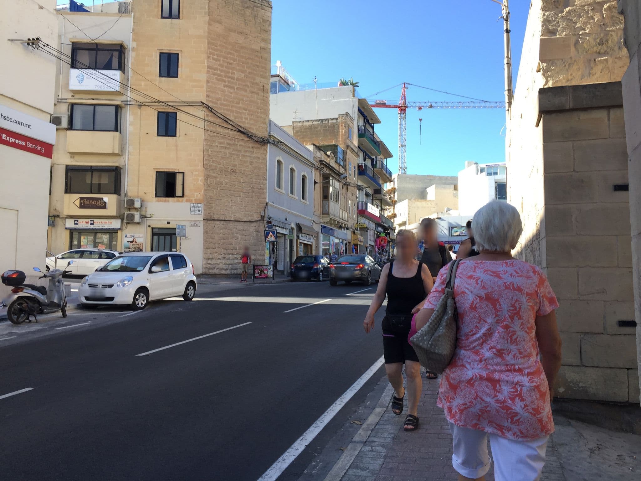 Street view near Spinola Hotel, San Ġiljan — © richlv (CC BY-SA · Mapillary)