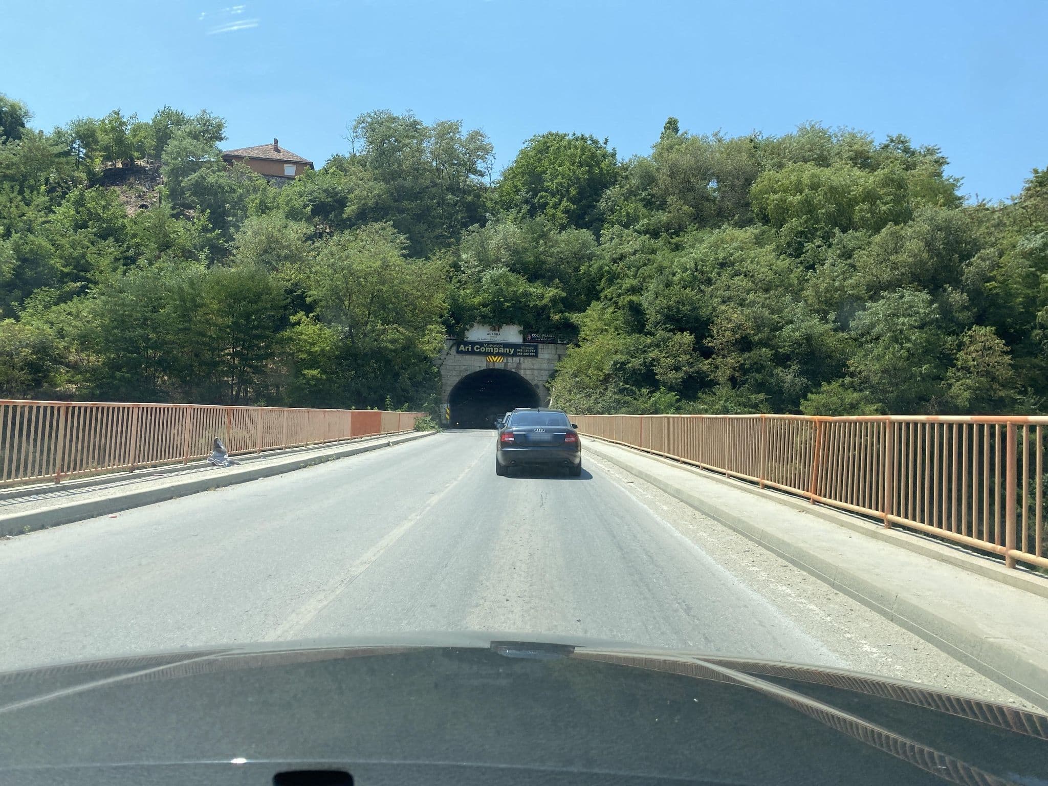 Street view near Villa Lux, Mitrovicë — © skromalee (CC BY-SA · Mapillary)