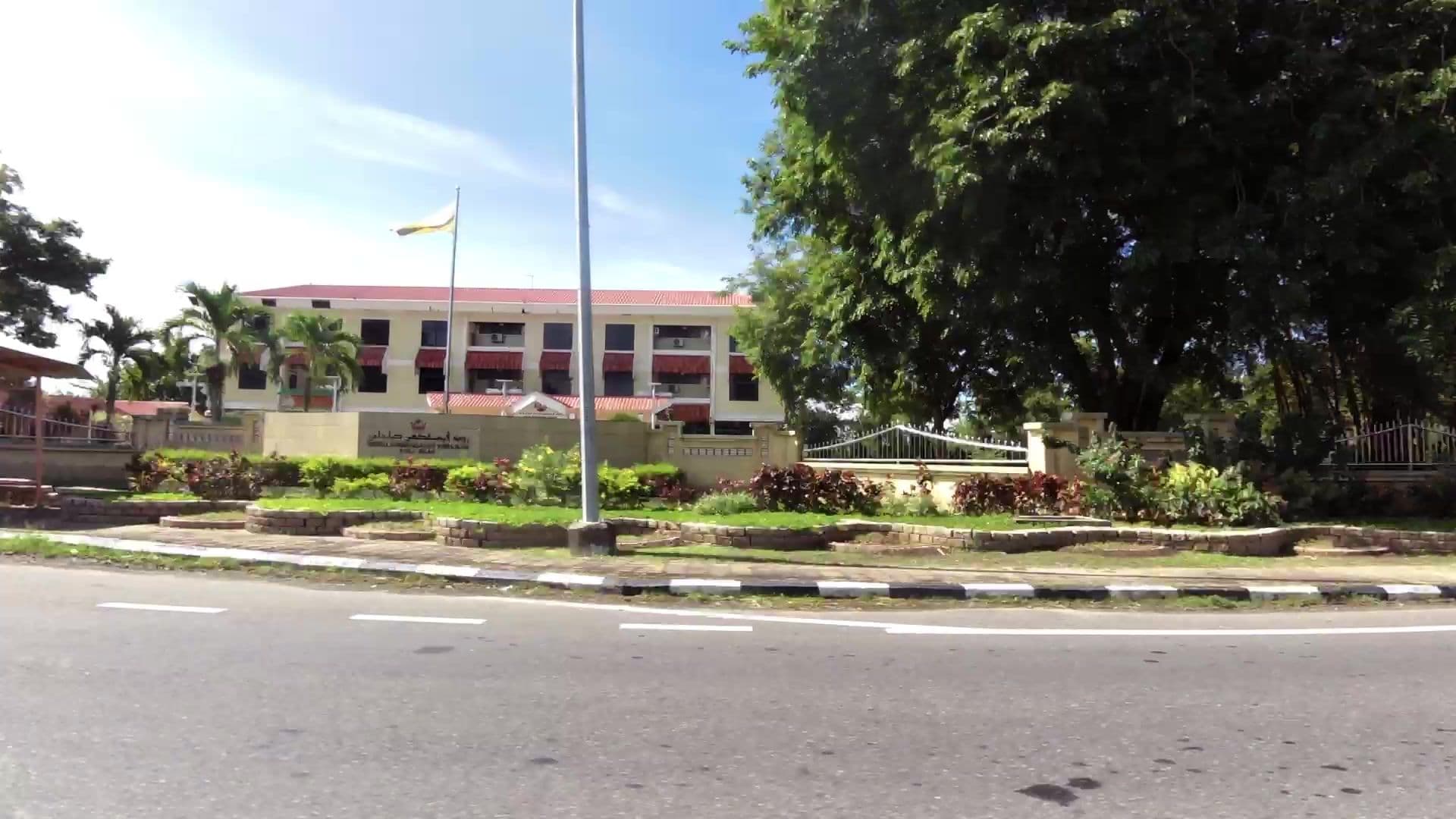 Street view near Rumah Persinggahan Kerajaan Kuala Belait, Kampung Sungai Teraban — © kaartcam (CC BY-SA · Mapillary)