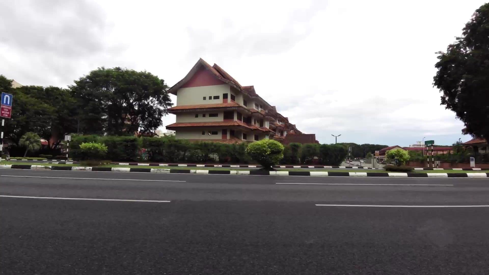 Street view near Sheraton Hotel, Bandar Seri Begawan — © kaartcam (CC BY-SA · Mapillary)