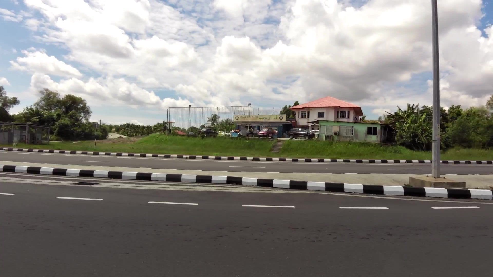 Street view near Dynasty Hotel, Kampung Rimba — © kaartcam (CC BY-SA · Mapillary)