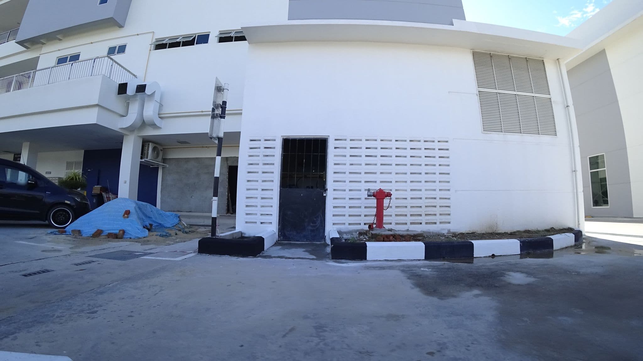 Street view near Damai Hall (Level 3), Aman Hills Hotel, Sungai Hanching — © raito (CC BY-SA · Mapillary)