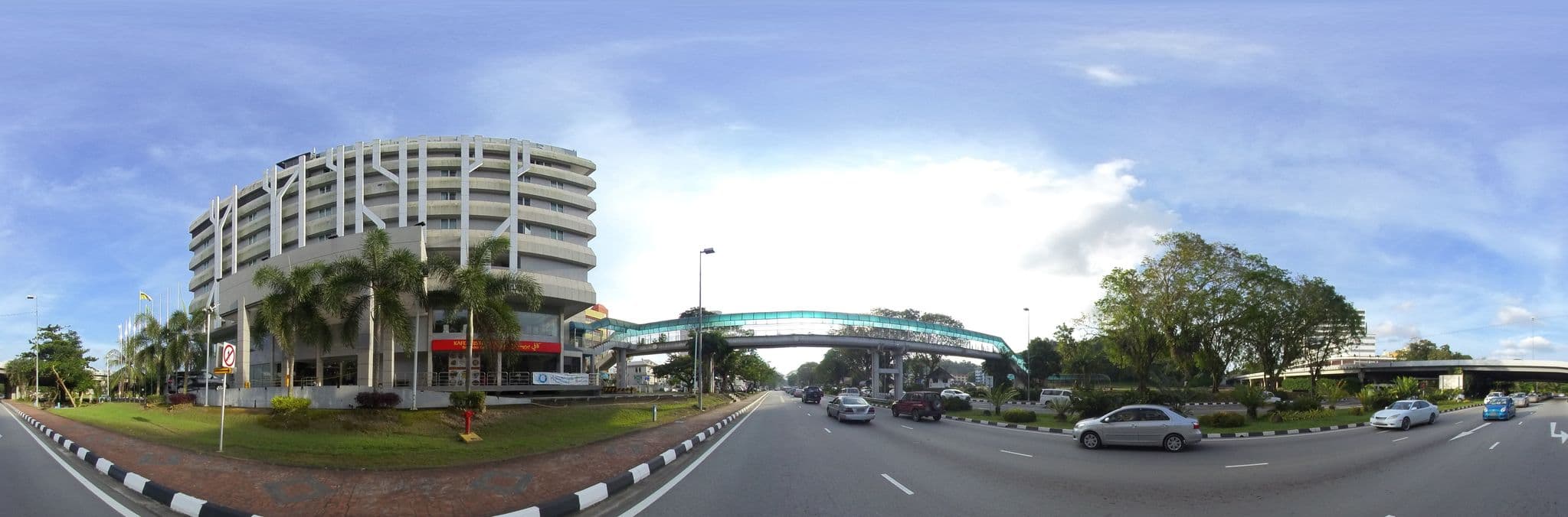 Street view near Badi'ah Hotel Swimming Pool, Bandar Seri Begawan — © raito (CC BY-SA · Mapillary)