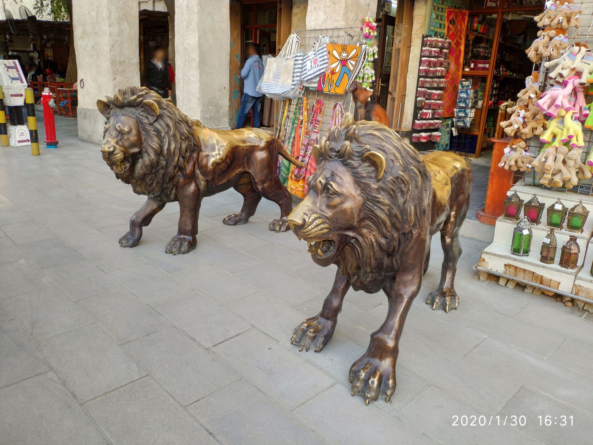 Street view near bismillah Hotel, Farīq al Hitmī — © km2bp (CC BY-SA · Mapillary)