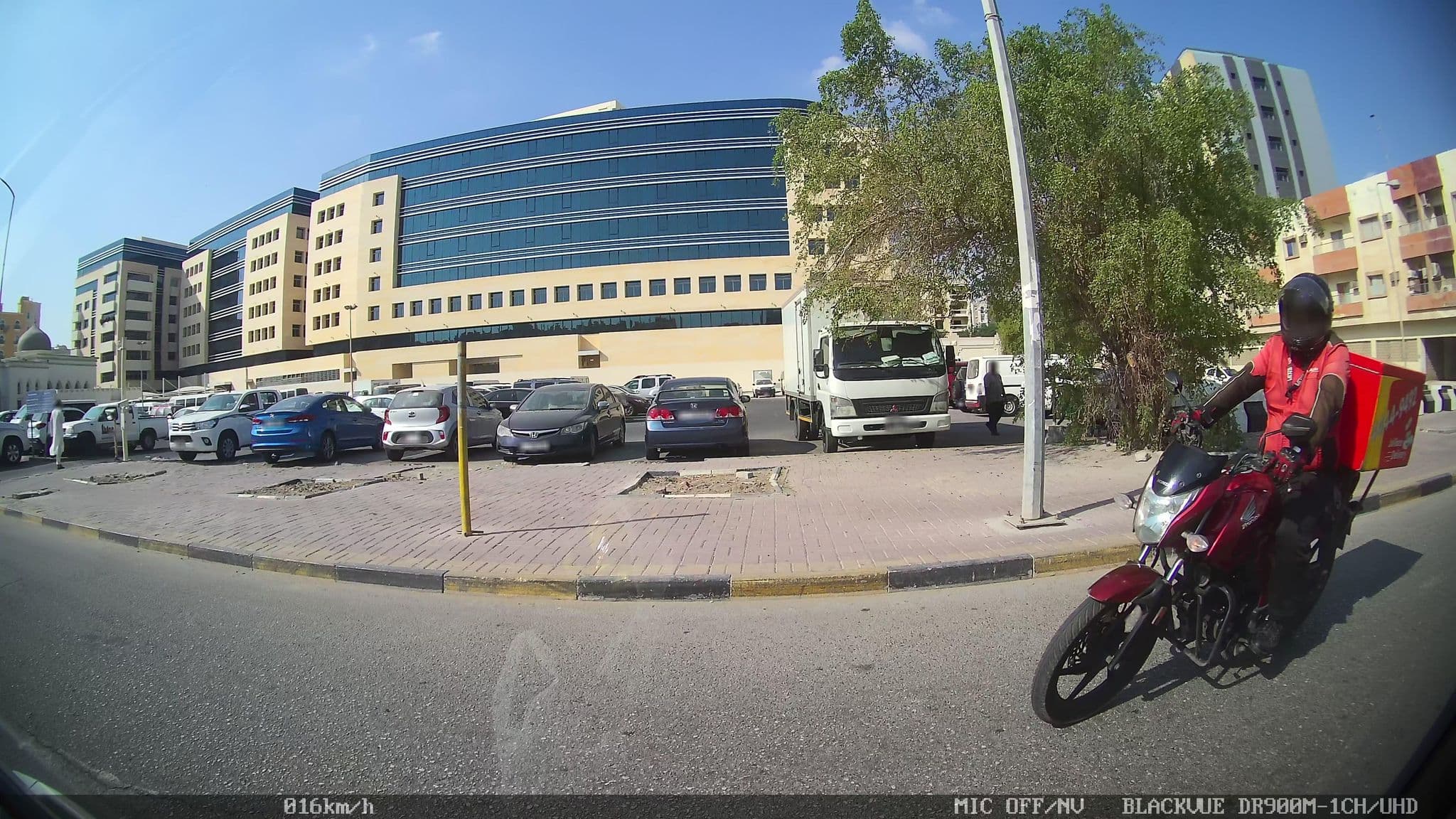 Street view near Al Muntazah Plaza Hotel Doha, Al Manşūrah — © kaart_2 (CC BY-SA · Mapillary)