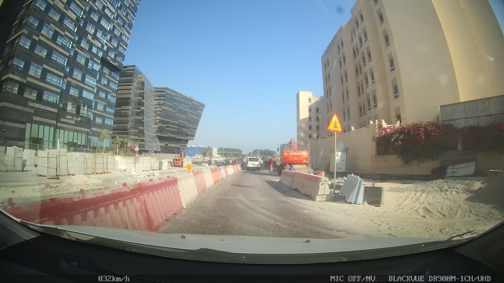 Street view near rooftop pool fraser, Al Hitmī — © kaart_2 (CC BY-SA · Mapillary)