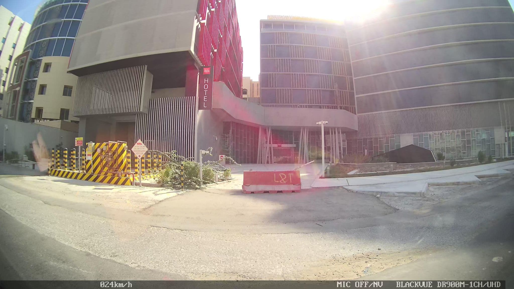 Street view near ibis Doha Hotel, As Sulţah al Jadīdah — © kaart_2 (CC BY-SA · Mapillary)