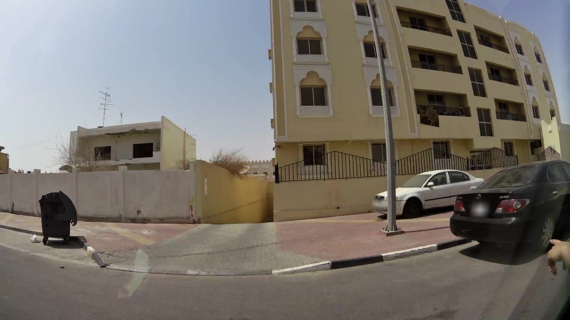 Street view near W hotel, Madīnat Khalīfah — © kaartcam (CC BY-SA · Mapillary)