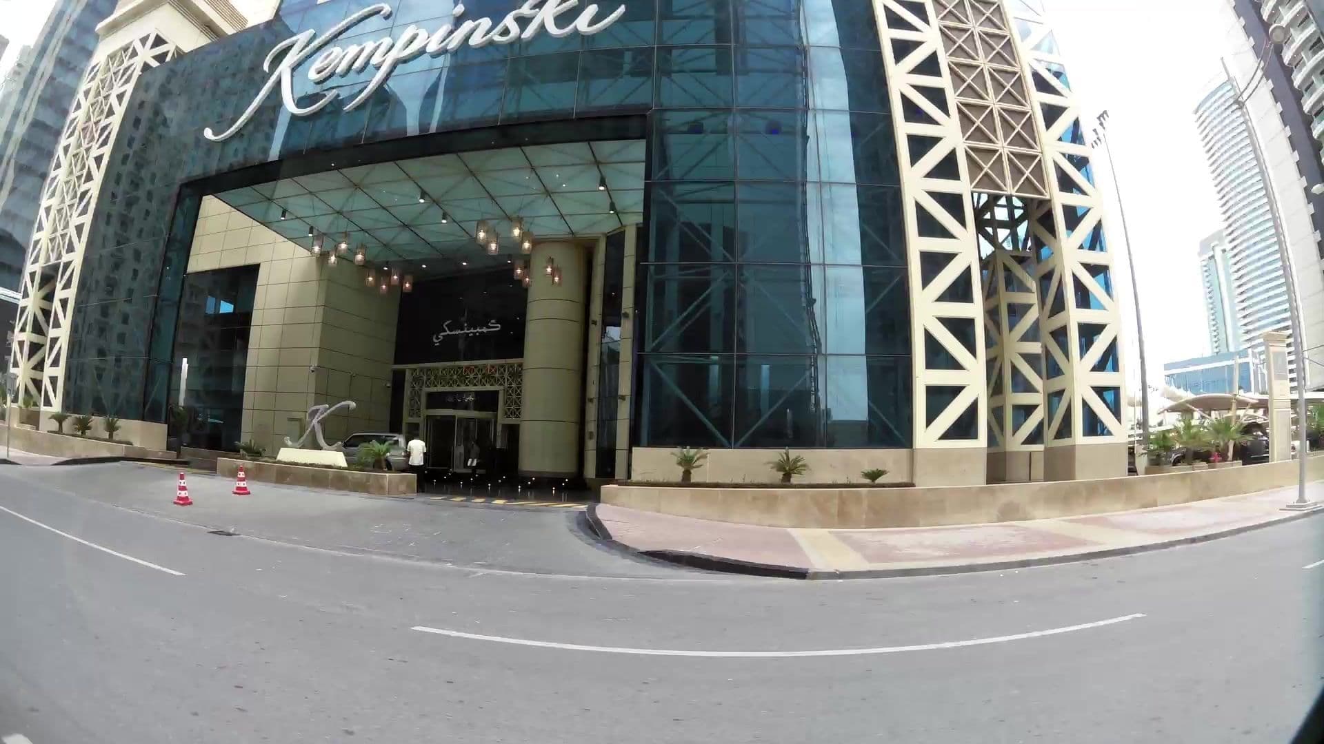 Street view near Qatar - AlDoha, Al ‘Unayzah — © kaartcam (CC BY-SA · Mapillary)