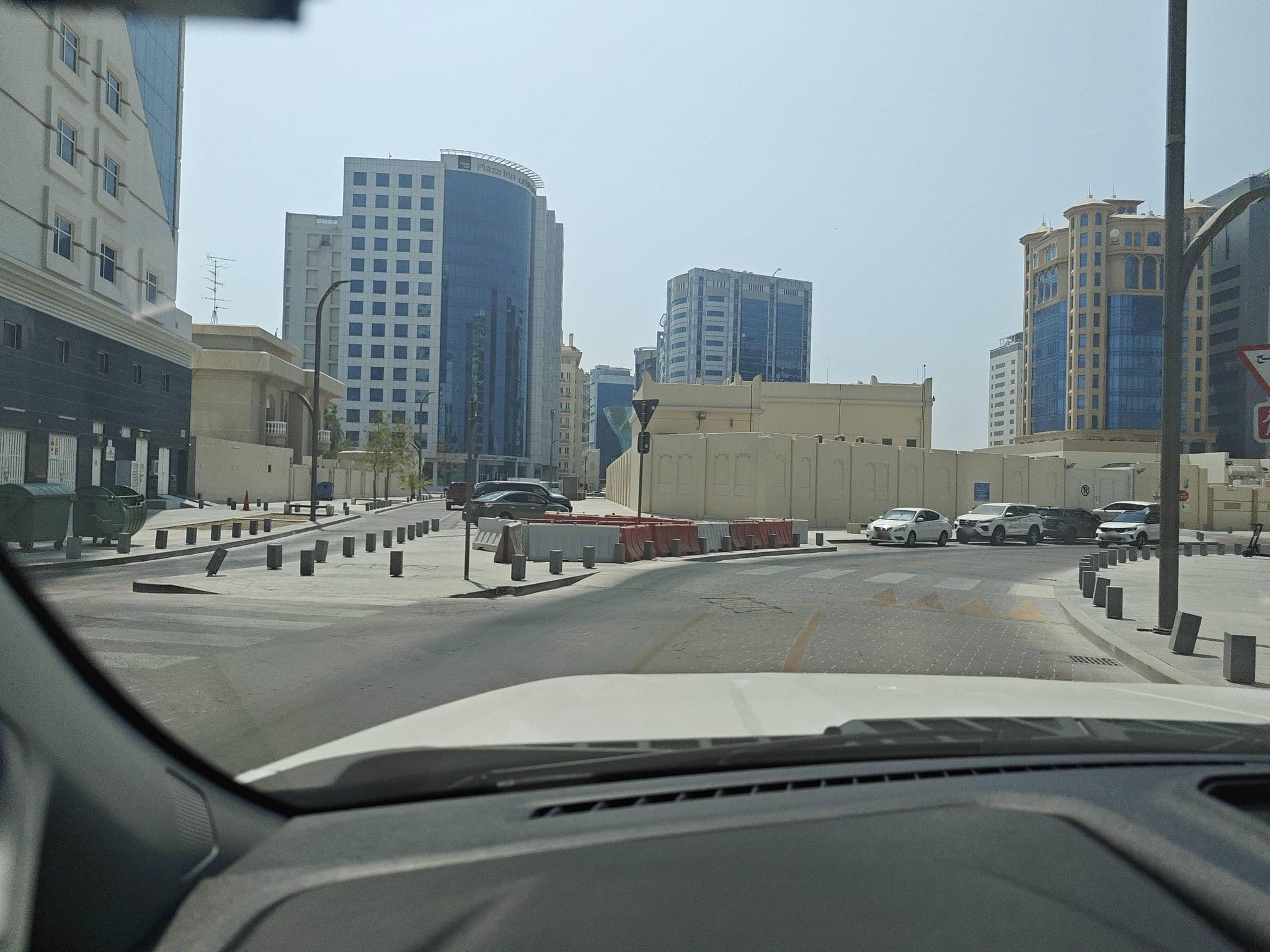 Street view near Retaj Royale Hotel Doha, Al Hitmī — © MaaRio80 (CC BY-SA · Mapillary)