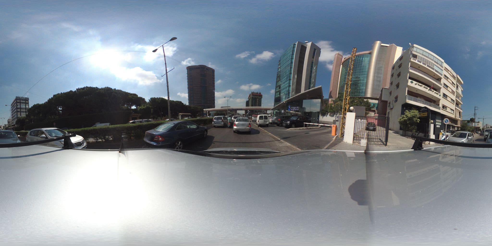 Street view near Hilton Pool (Metropolitan), Beirut — © sandroeid (CC BY-SA · Mapillary)