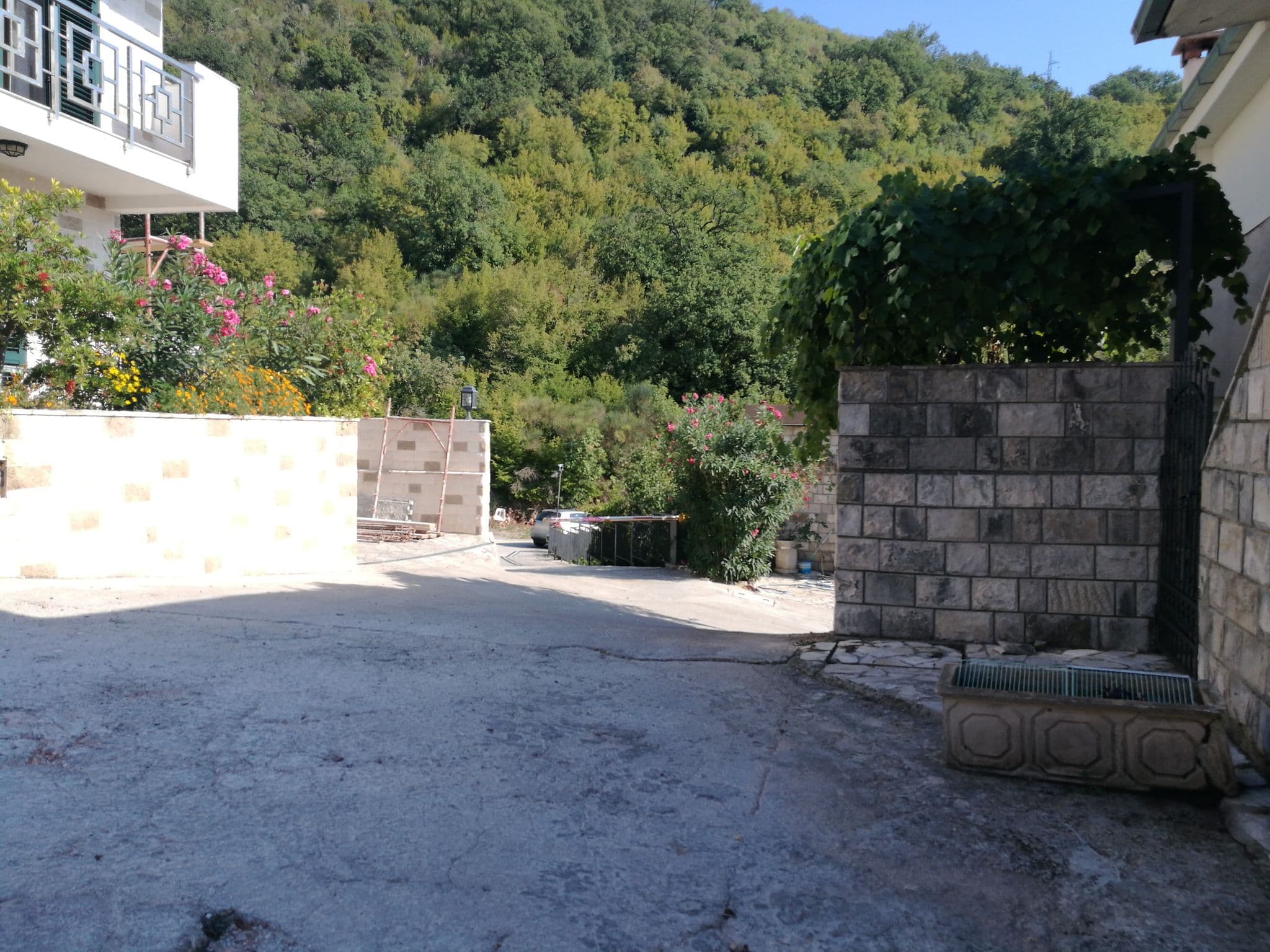 Street view near villa cucuk, Budva — © sergeykaravay (CC BY-SA · Mapillary)
