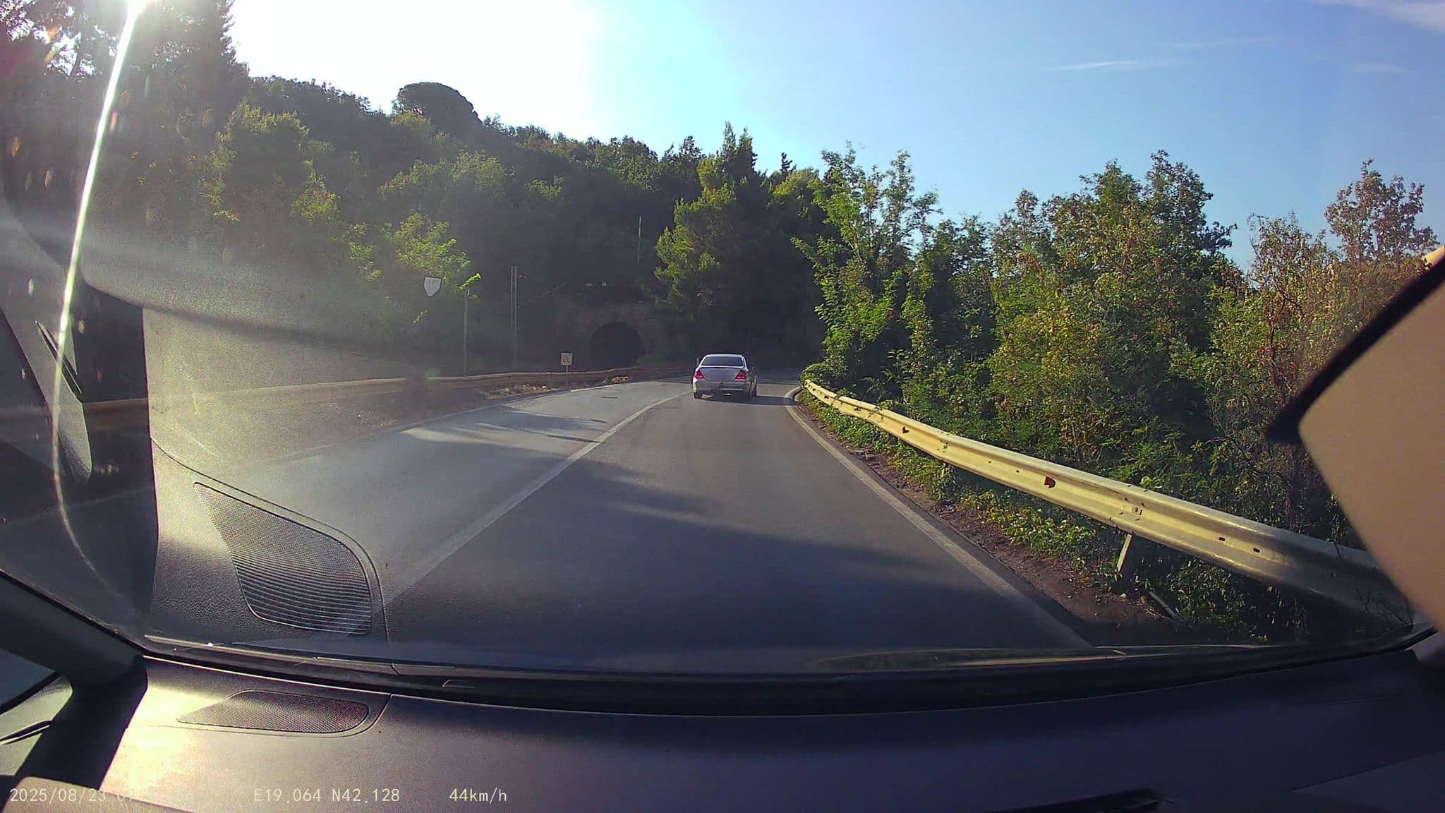 Street view near Zlatna Obala, Sutomore — © pmilanovic (CC BY-SA · Mapillary)