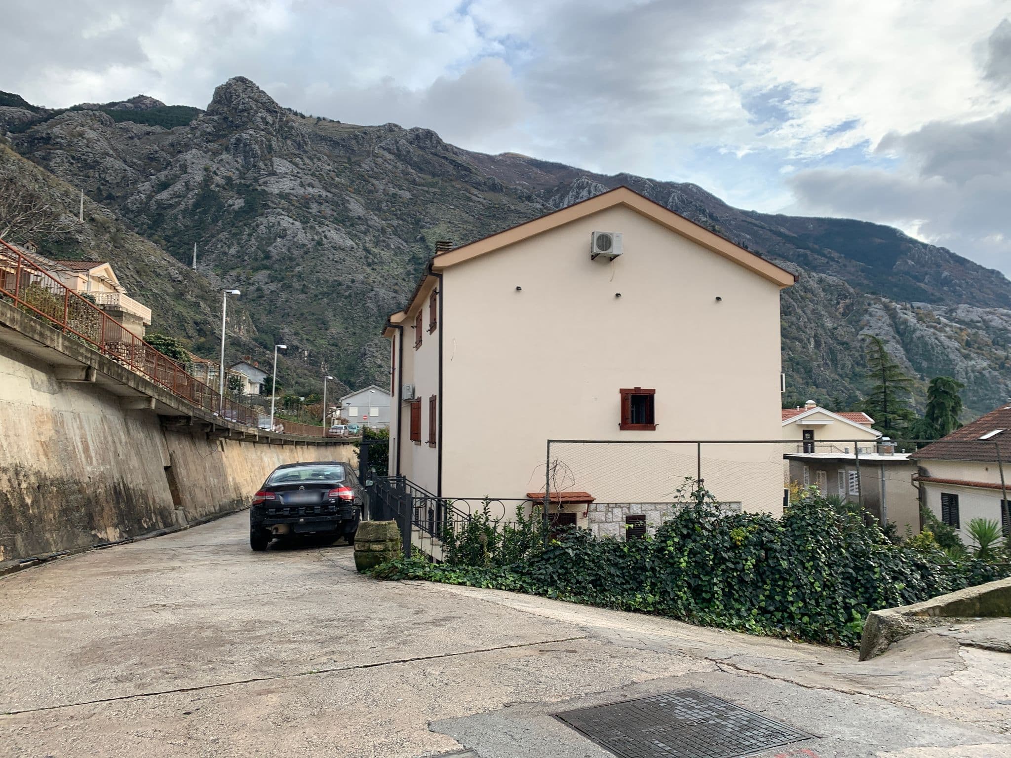 Street view near Apartments Kiwi, Kotor — © egorka (CC BY-SA · Mapillary)