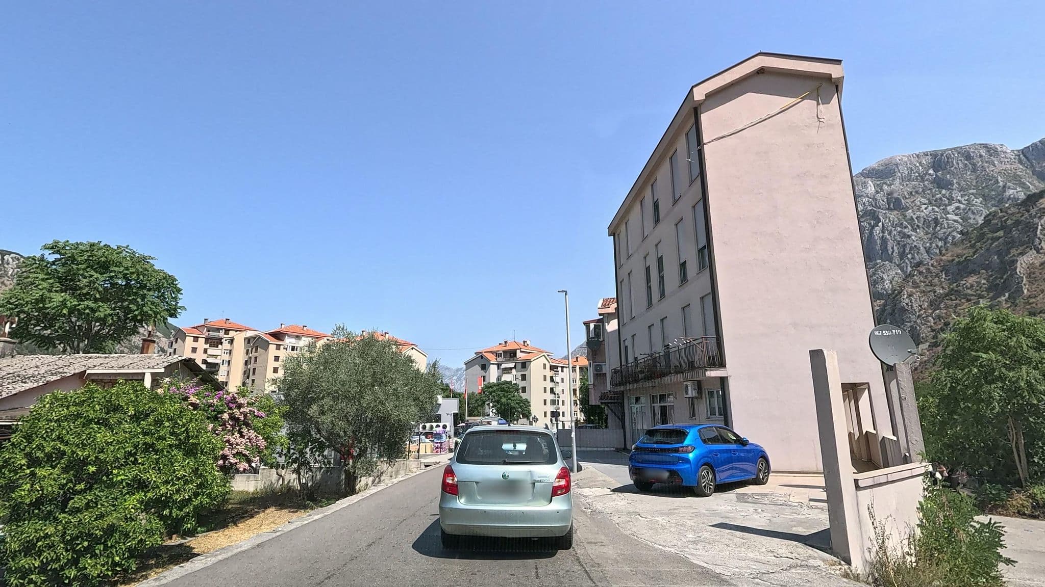 Street view near Marinero Apartments, Kotor — © Cakalovski (CC BY-SA · Mapillary)