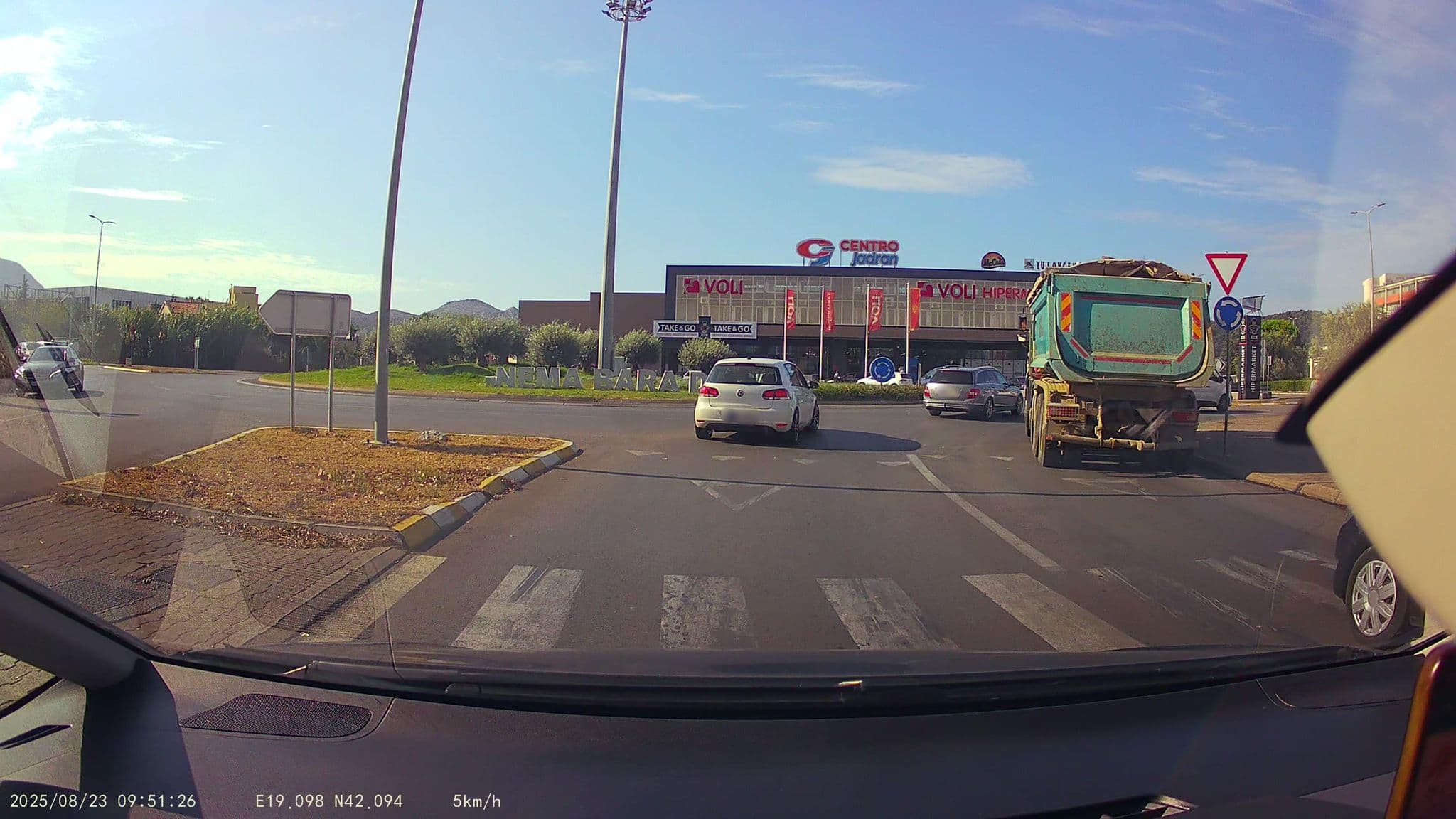 Street view near Luxury holidays in Montenegro, Bar — © pmilanovic (CC BY-SA · Mapillary)