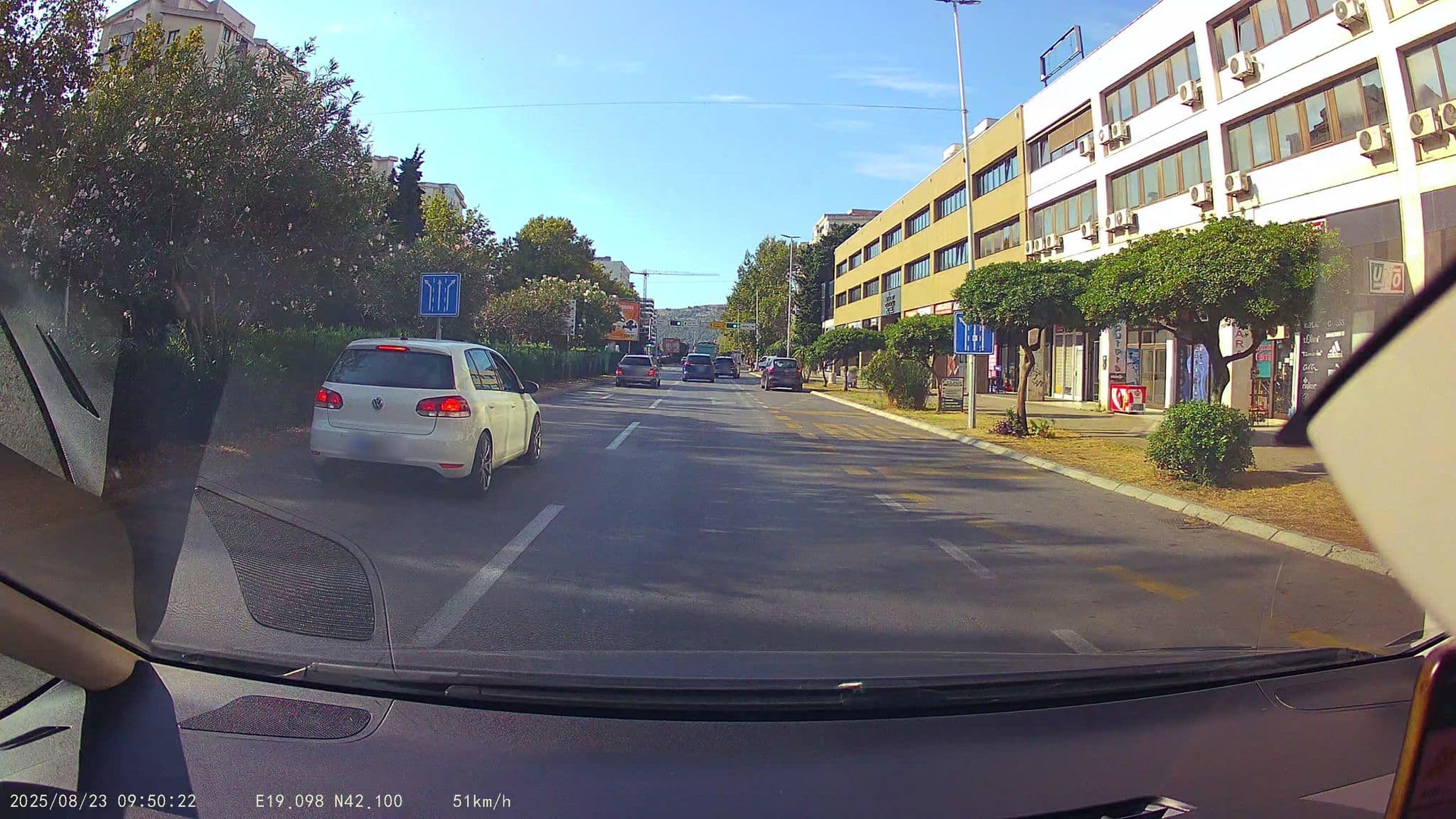 Street view near apartmani pedja, Bar — © pmilanovic (CC BY-SA · Mapillary)