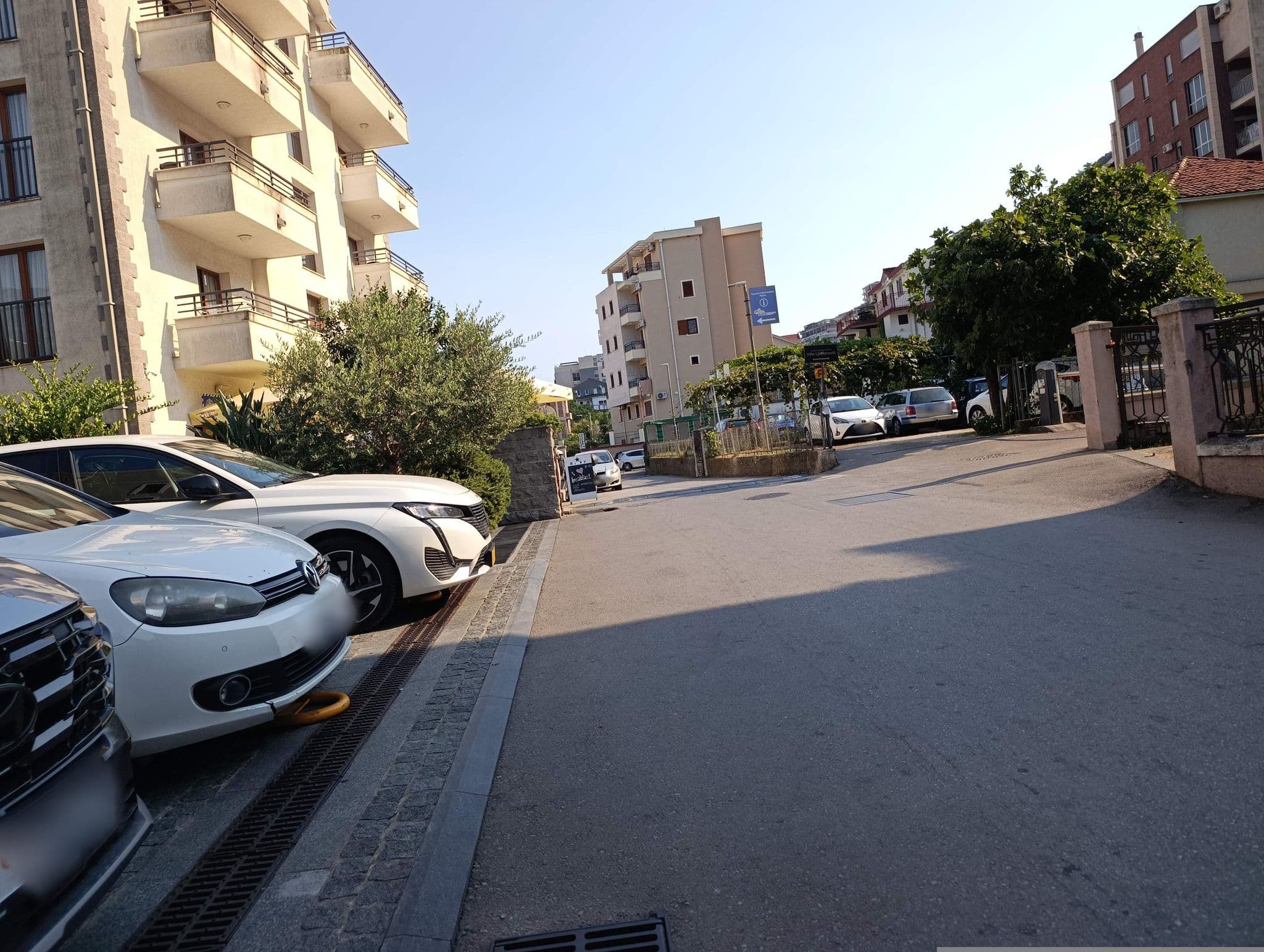 Street view near Vila Monte Royale, Budva — © shoorick (CC BY-SA · Mapillary)