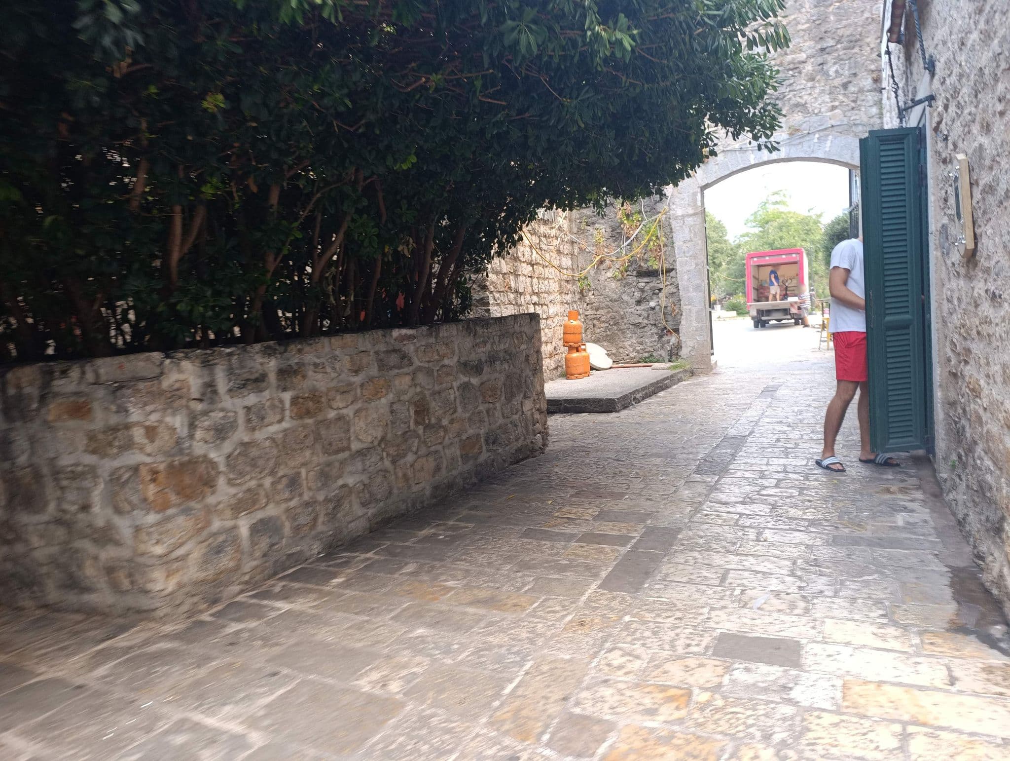 Street view near Vila Antonioli, Budva — © shoorick (CC BY-SA · Mapillary)