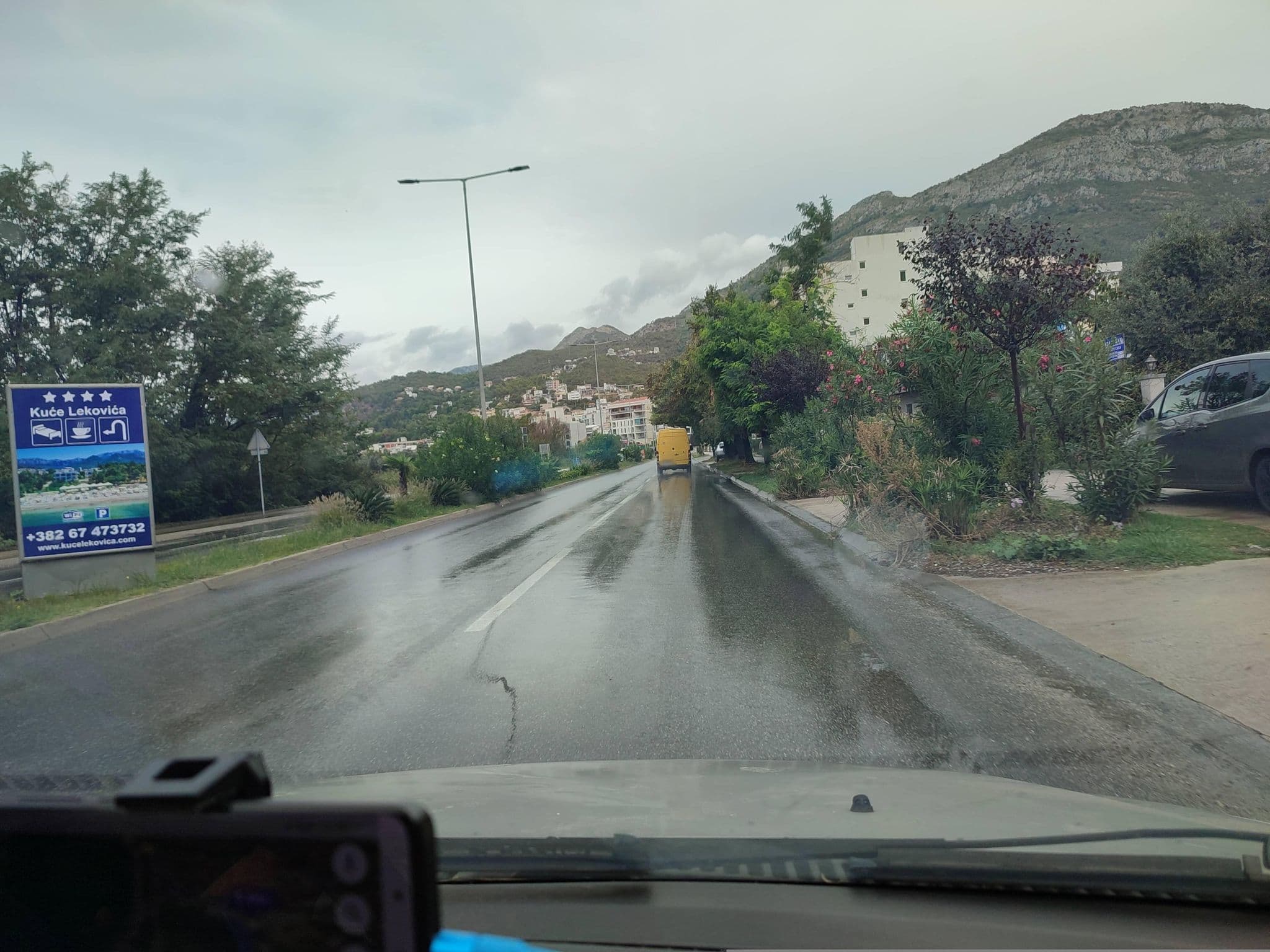 Street view near Apartmani Cidrak, Šušanj — © pedja (CC BY-SA · Mapillary)