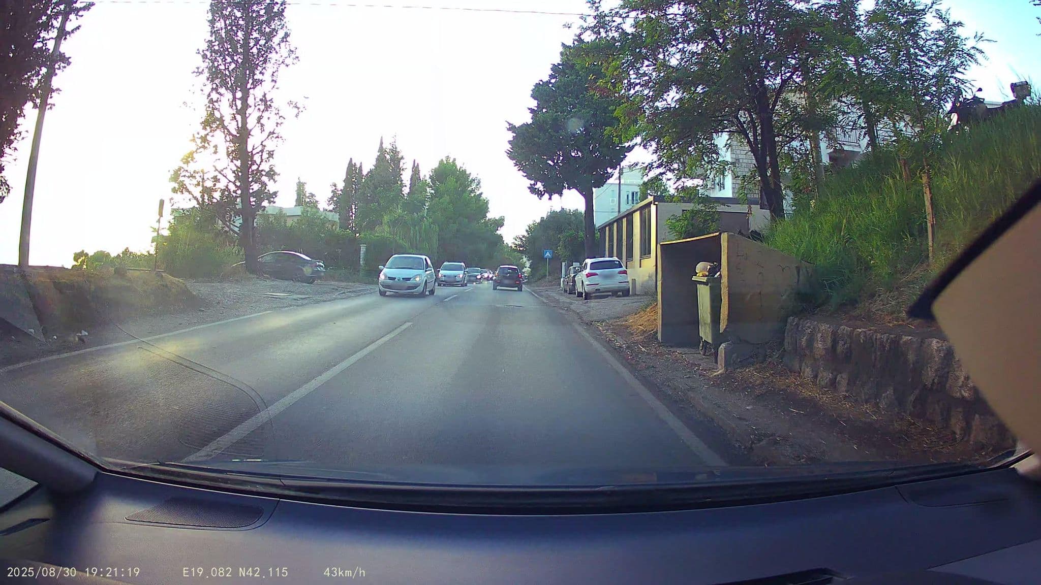 Street view near Hotel Vanja, Šušanj — © pmilanovic (CC BY-SA · Mapillary)