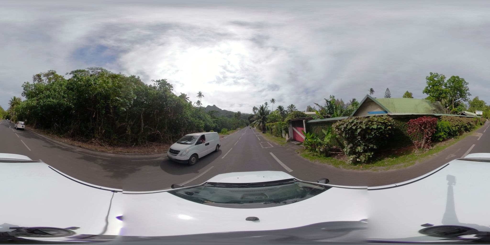 Street view near Linareva Beach Resort, Haapiti — © ratzillas (CC BY-SA · Mapillary)
