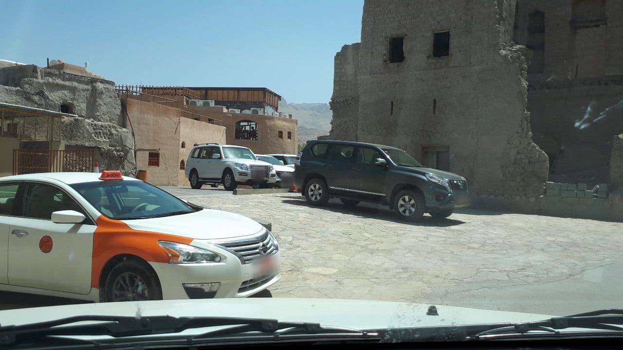 Street view near Mud House, Nizwá — © geoeki (CC BY-SA · Mapillary)