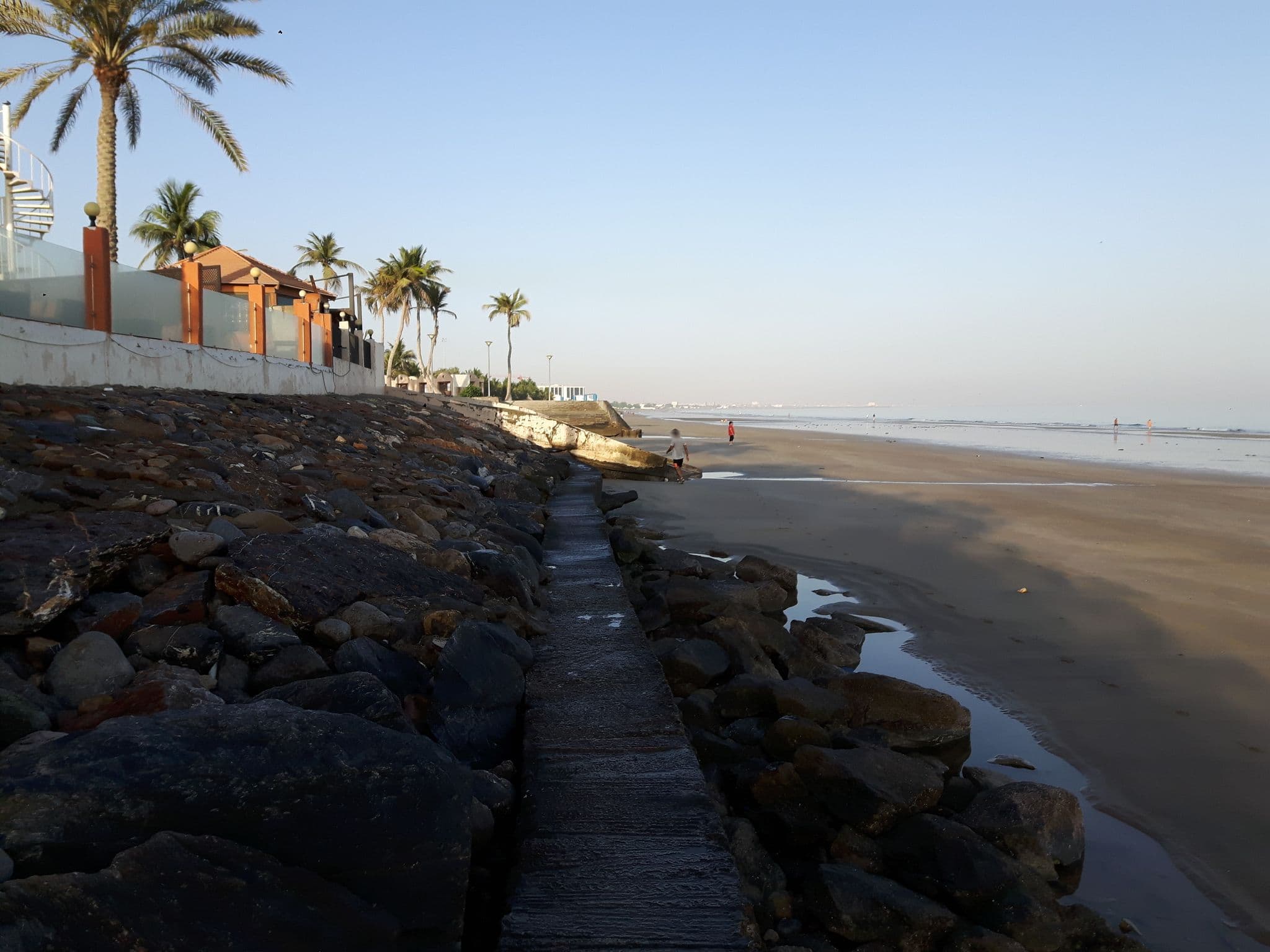 Street view near Qurm Beach Resort, Muscat — © wusel007 (CC BY-SA · Mapillary)