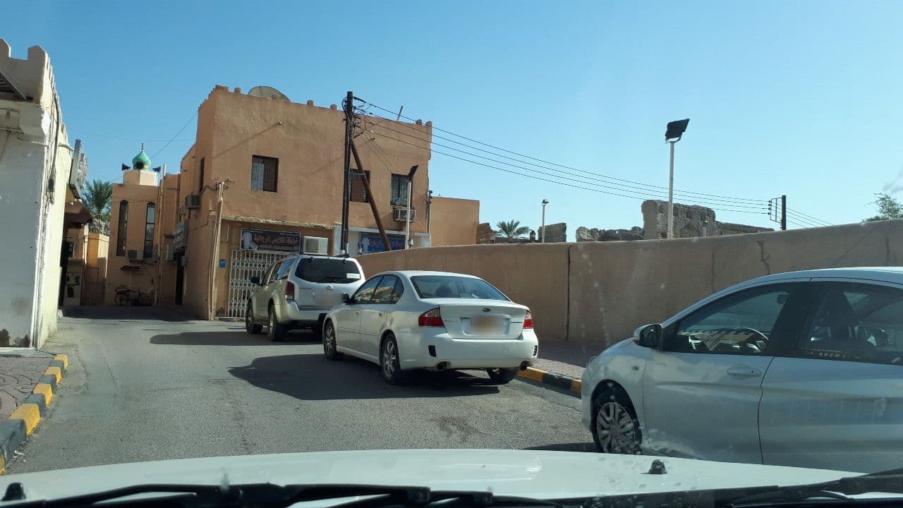 Street view near Durrat Hotel, Nizwá — © geoeki (CC BY-SA · Mapillary)
