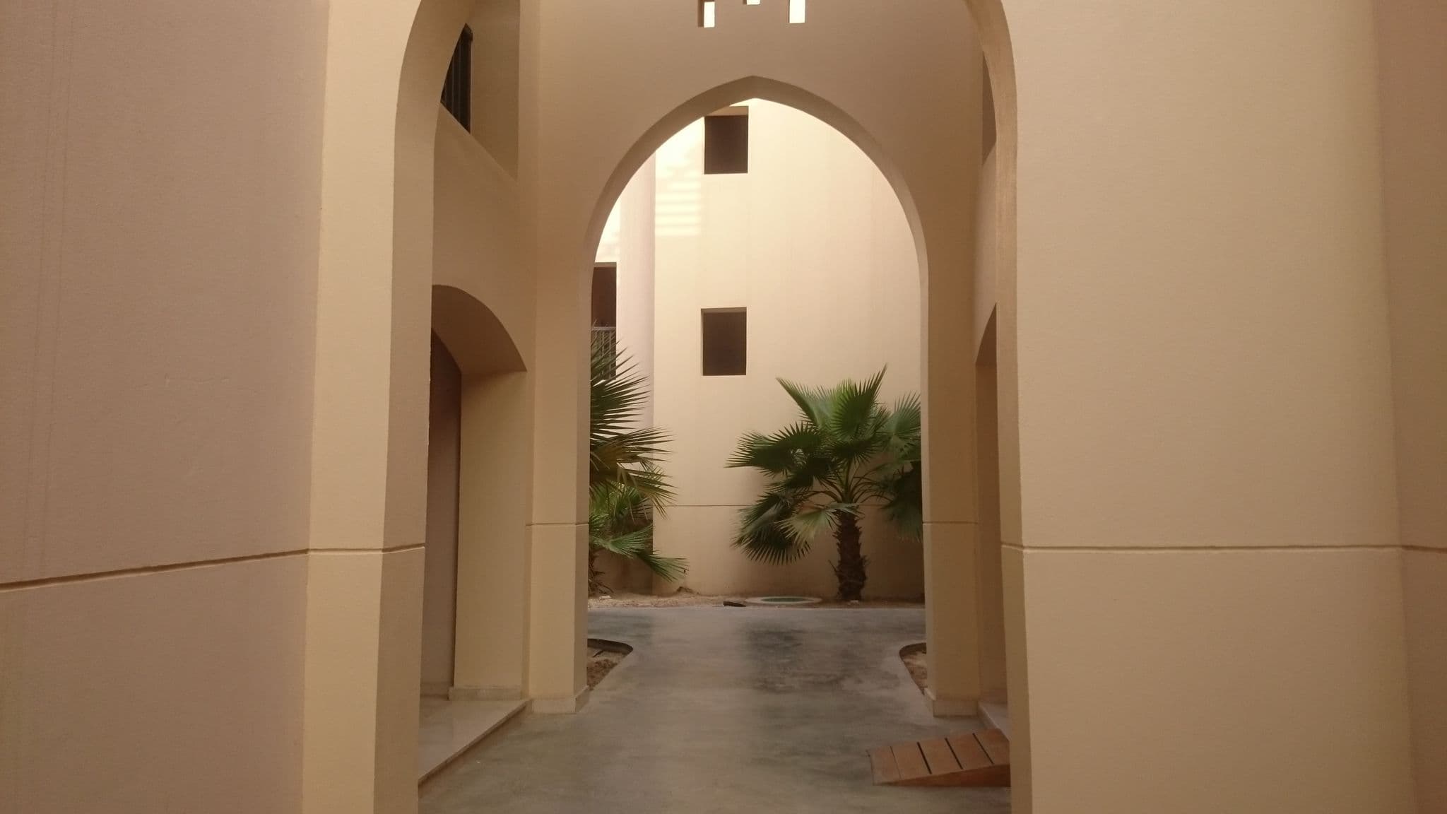 Street view near Cluster 4, Şalālah — © msdess (CC BY-SA · Mapillary)