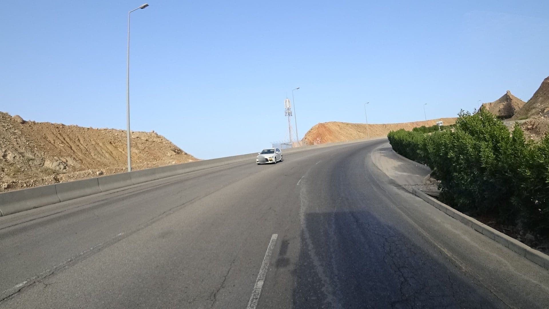 Street view near Shangri-La's Barr Al Jissah - Hr Department, Muscat — © vbombaerts (CC BY-SA · Mapillary)