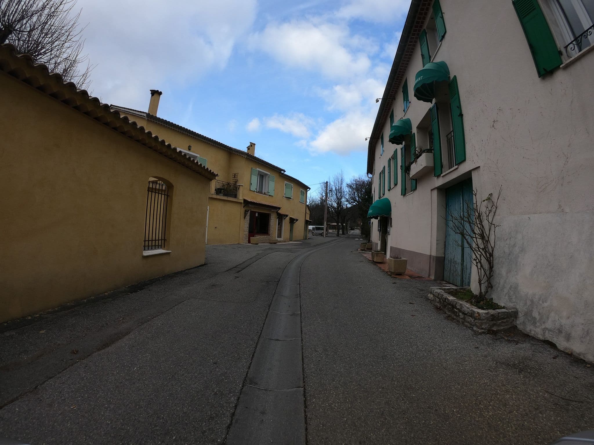 Street view near Hôtel Restaurant le Lachens, Seillans — © joostjakob (CC BY-SA · Mapillary)