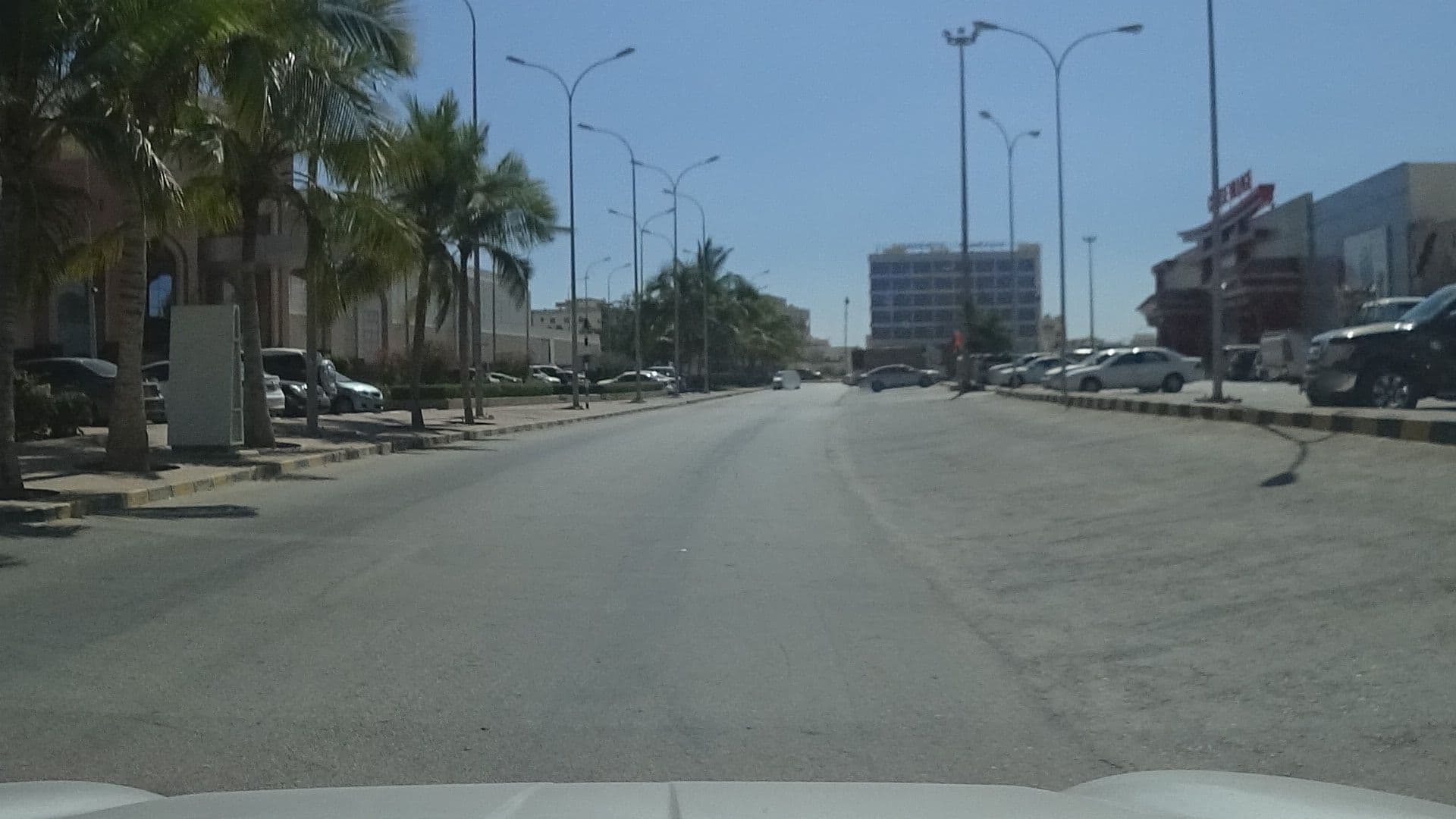 Street view near Salalah Gardens Swimming Pool, Şalālah — © vbombaerts (CC BY-SA · Mapillary)