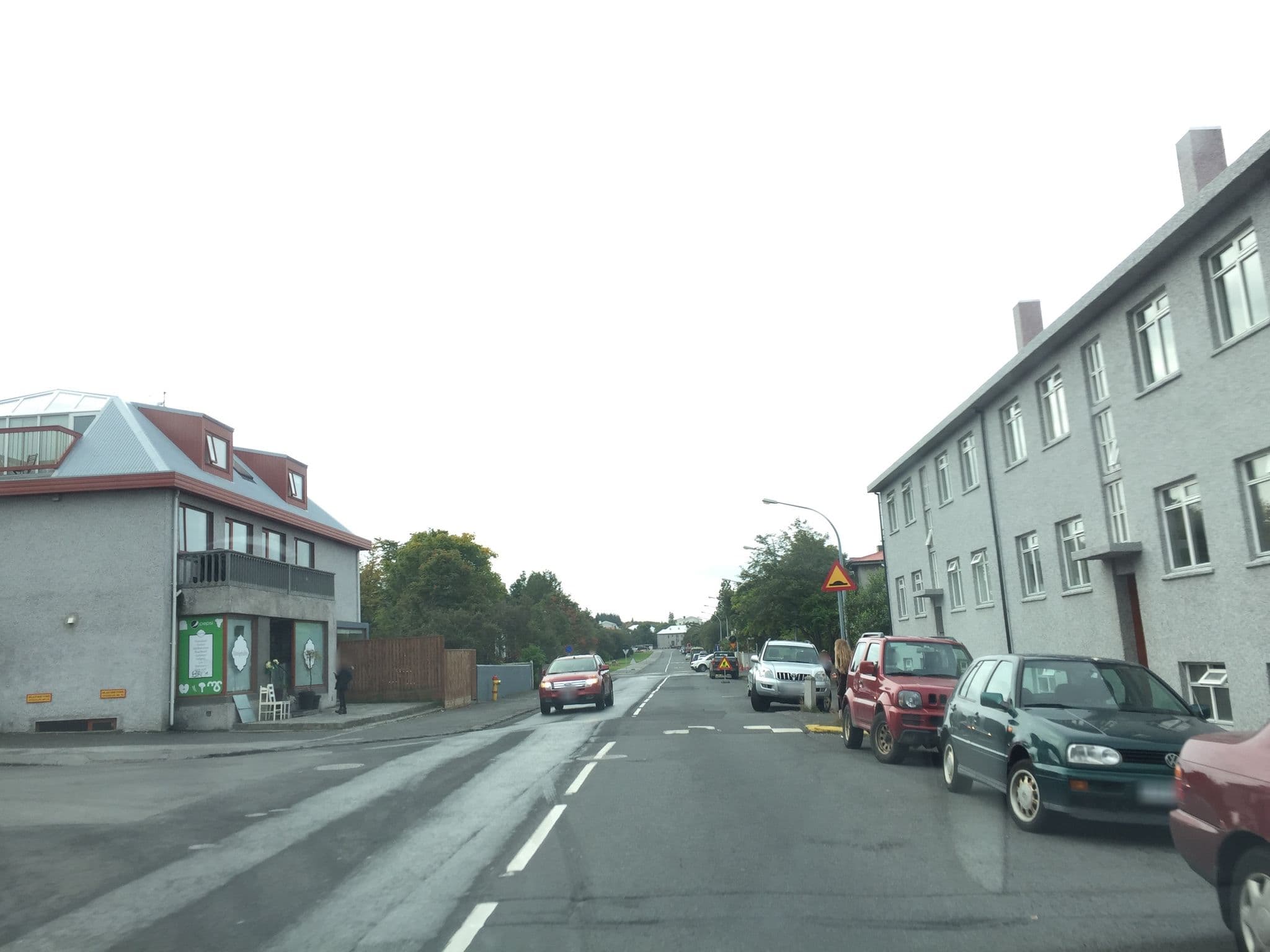 Street view near Oddsson Downtown, Reykjavík — © millenbop (CC BY-SA · Mapillary)